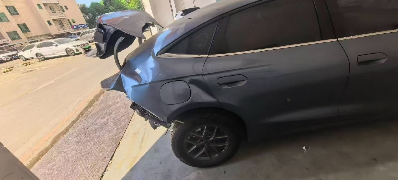 BYD Seal 06 DM-i 2025 immagine di auto #6