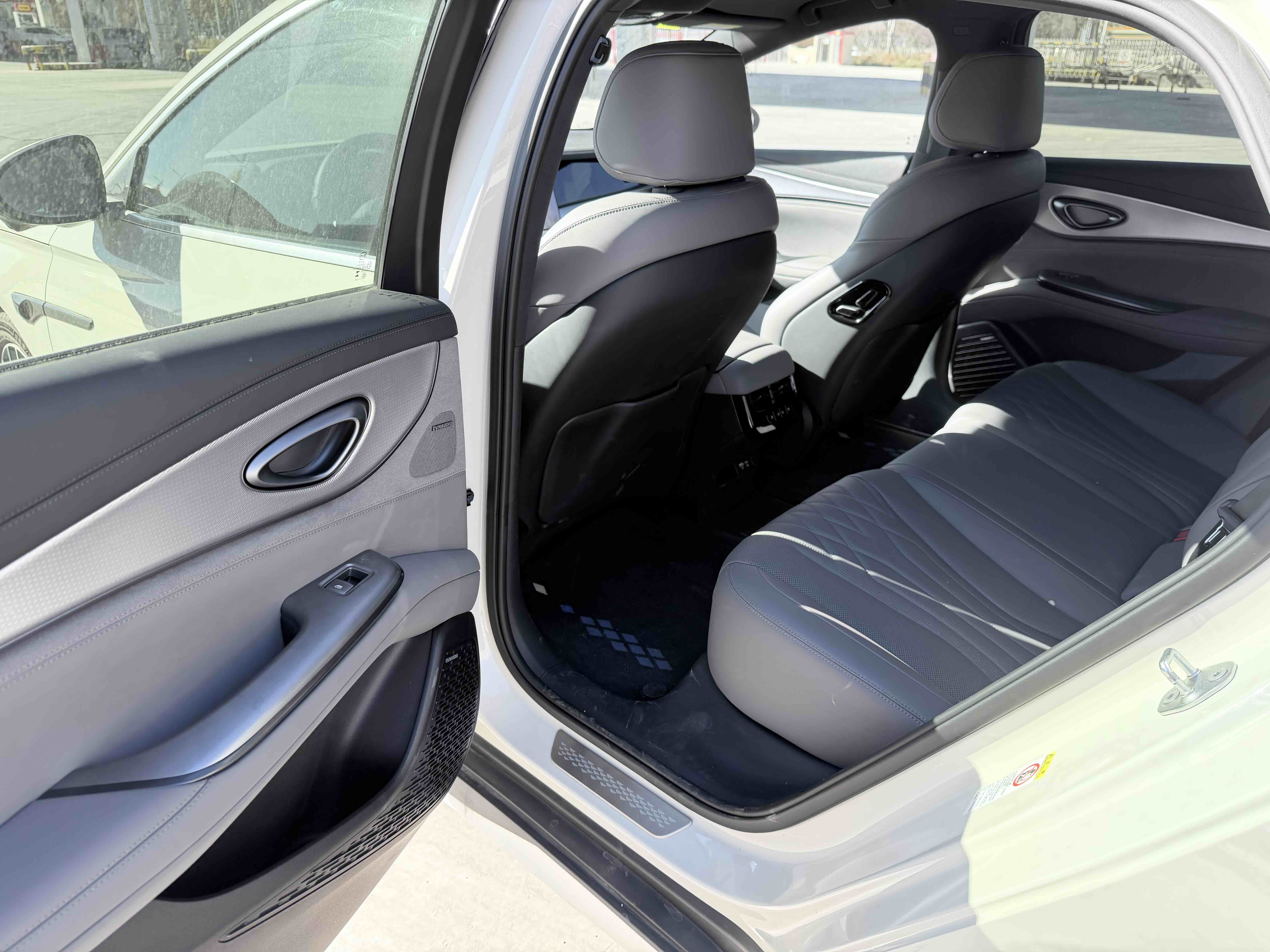 BYD Seal 07 DM-i 2025 car image #6