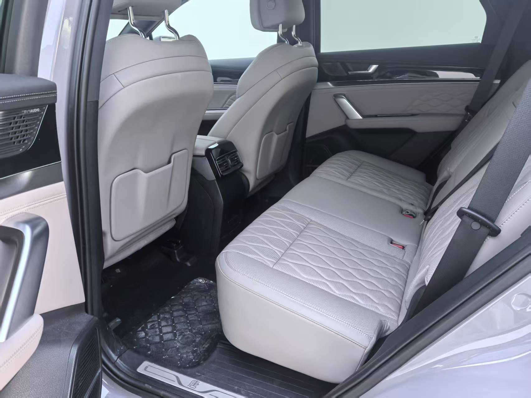 BYD Tang New Energy 2025 #6 BYD Tang New Energy 2025 car image #6