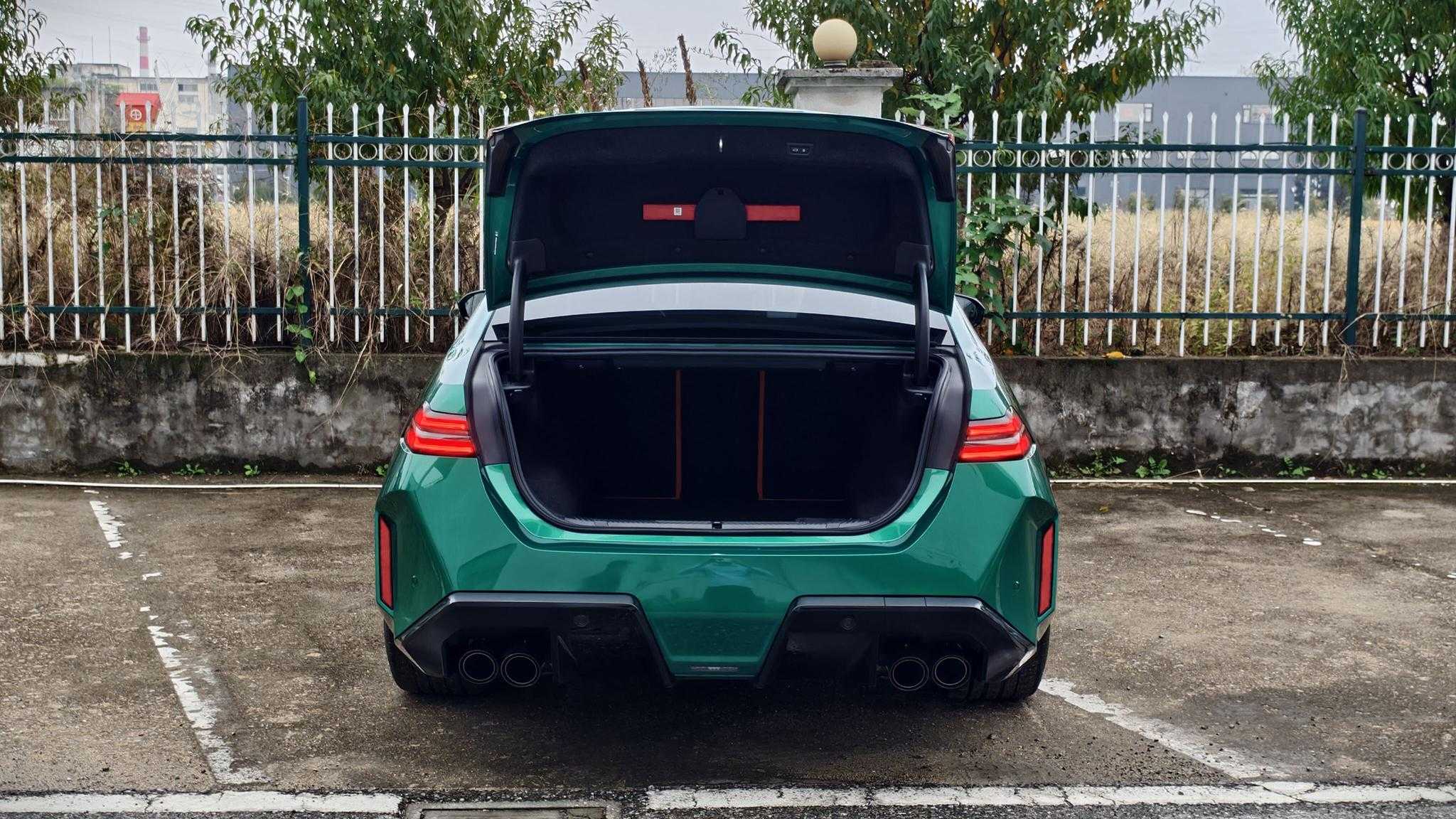 BMW M5 New Energy 2024 immagine di auto #6