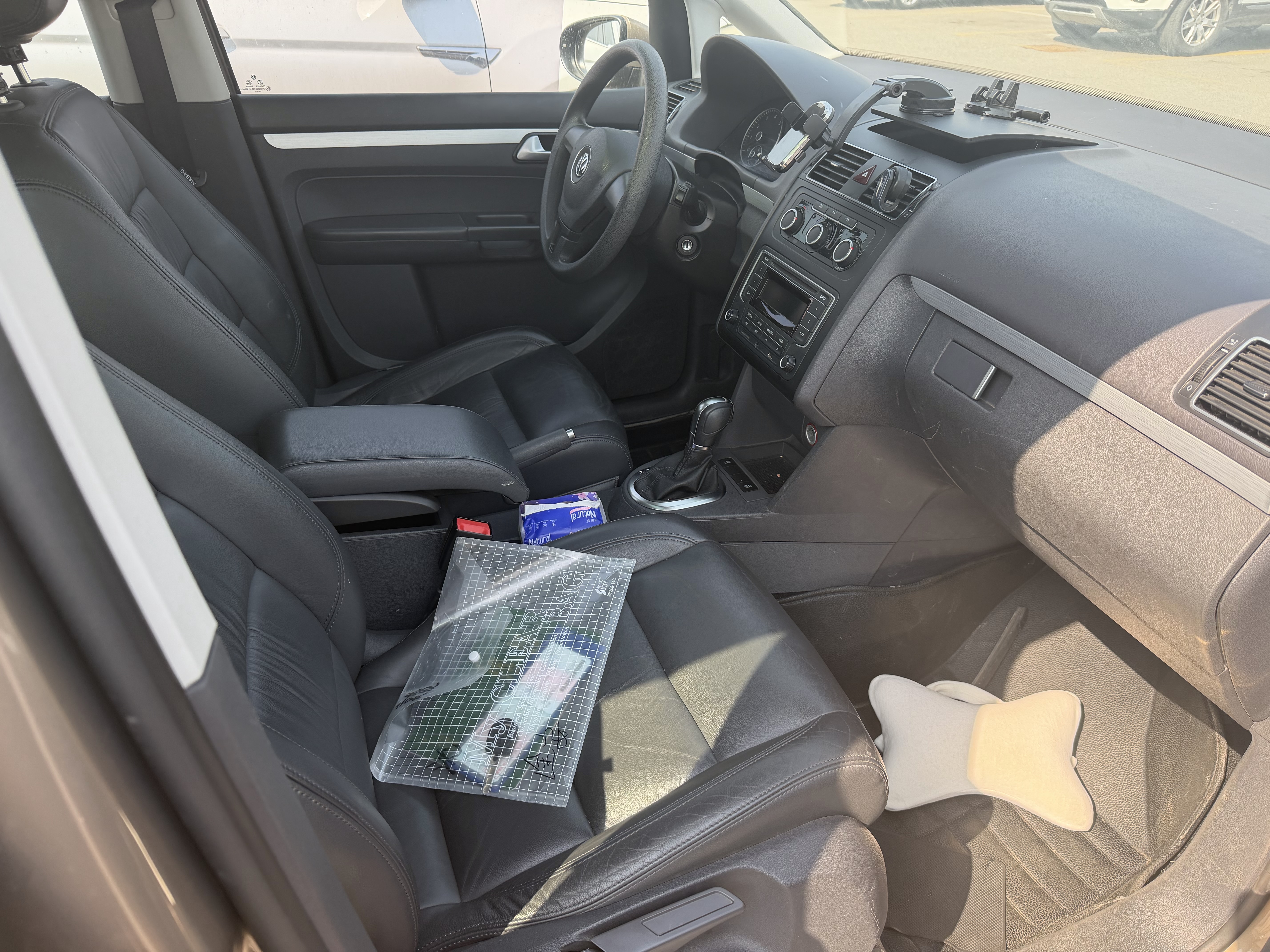 Volkswagen Touran 2016 car image #6