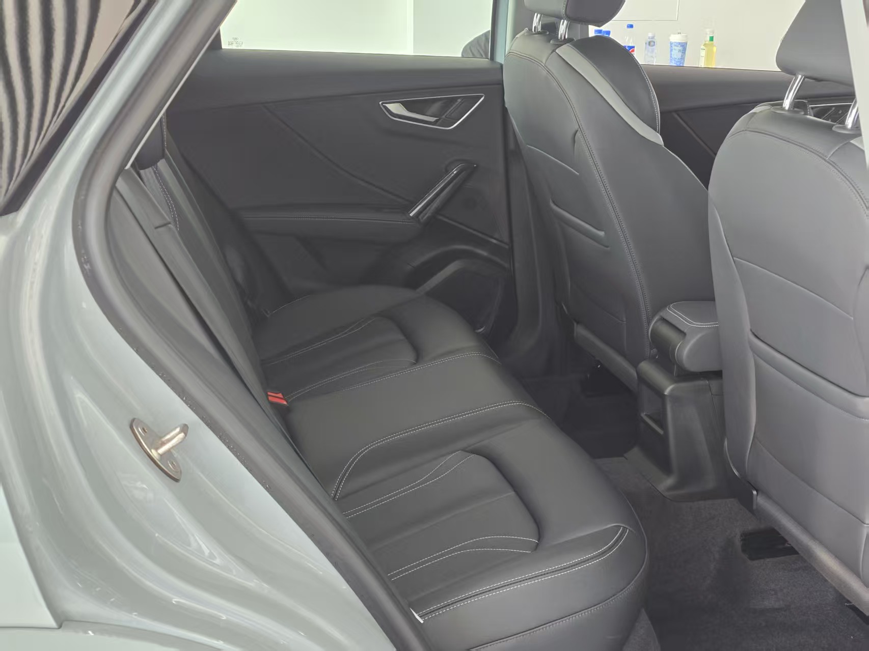 Audi Q2L 2025 car image #6