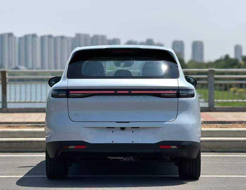 零跑汽车 零跑B10 2025 汽车图片 #6