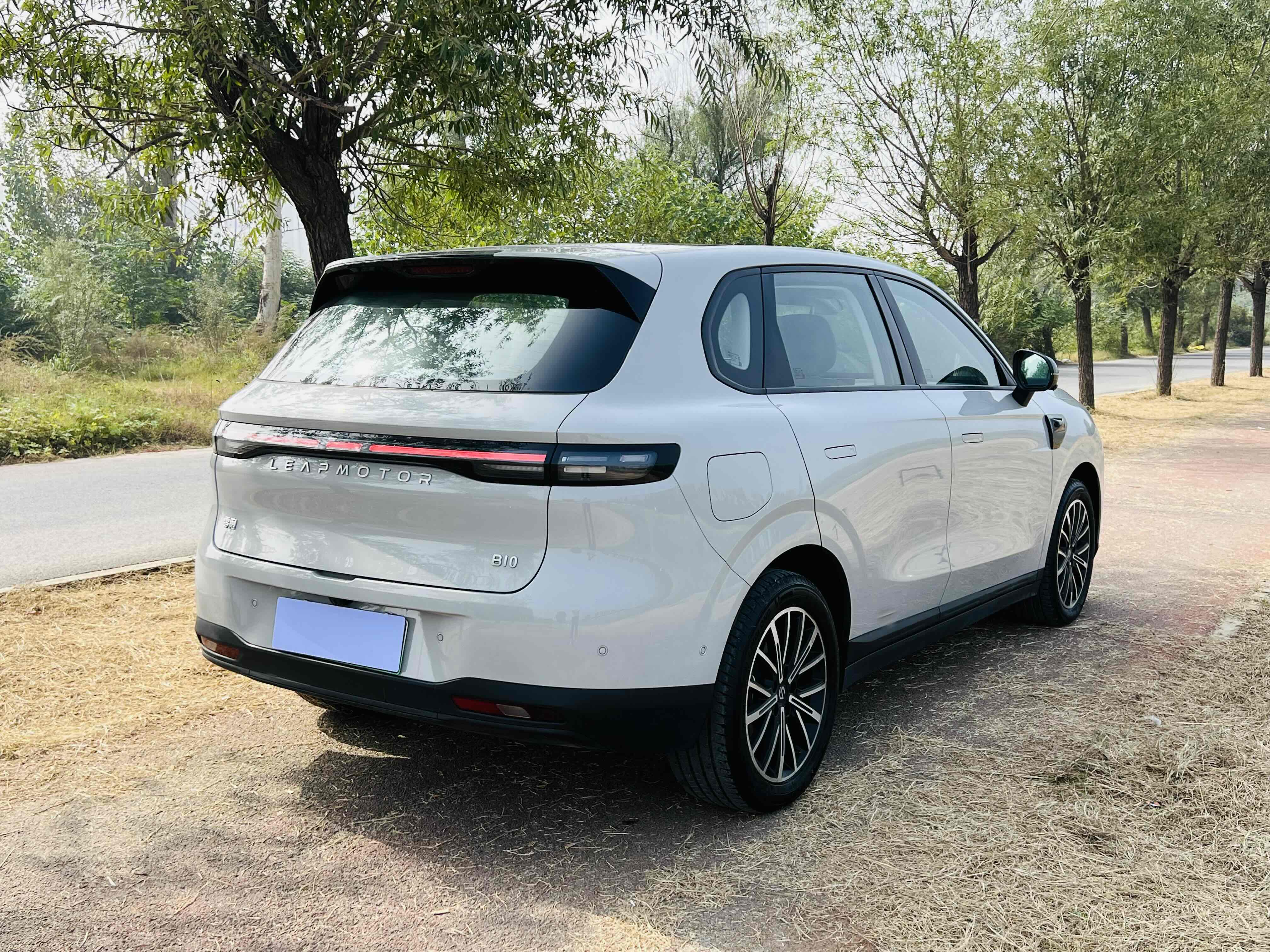 零跑汽车 零跑B10 2025 汽车图片 #6