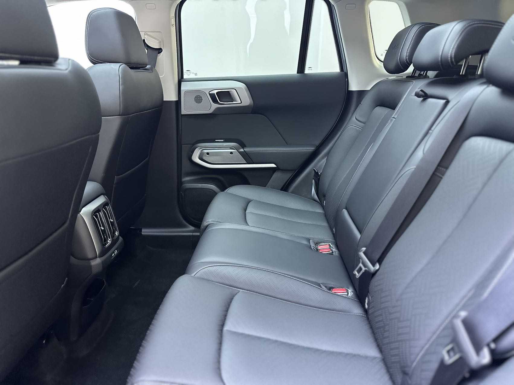 FangChengBao Tiger 3 2025 car image #6