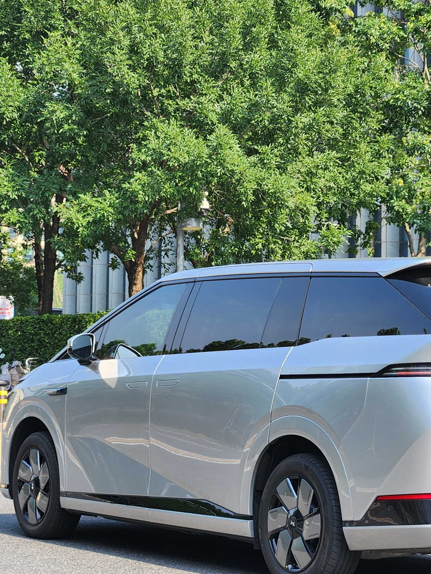 Xpeng X9 2025 imagem de carro #6
