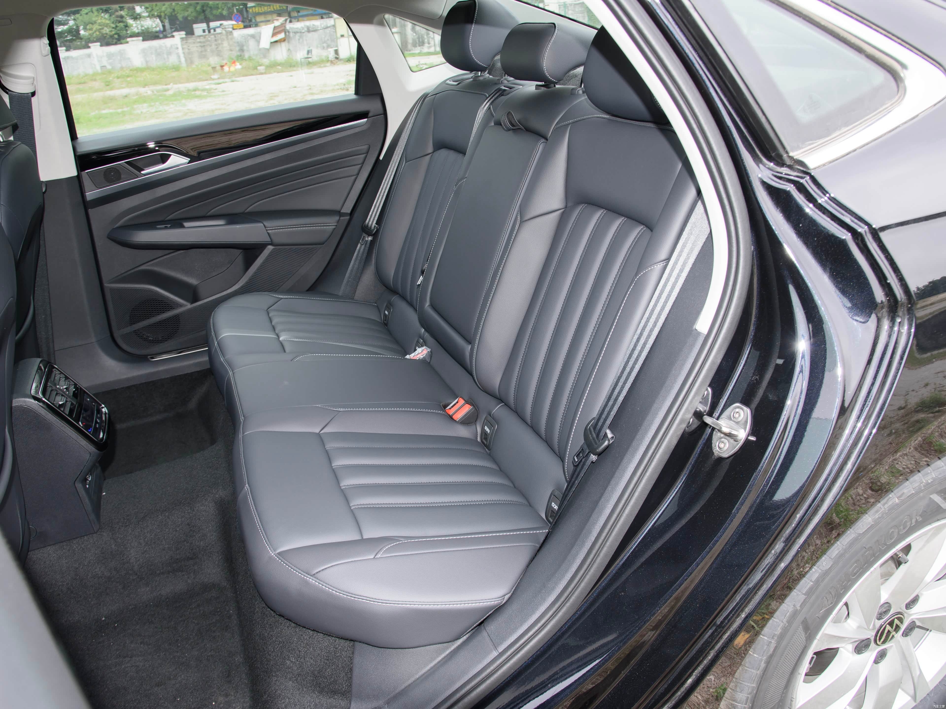 Volkswagen Passat New Energy 2026 immagine di auto #6