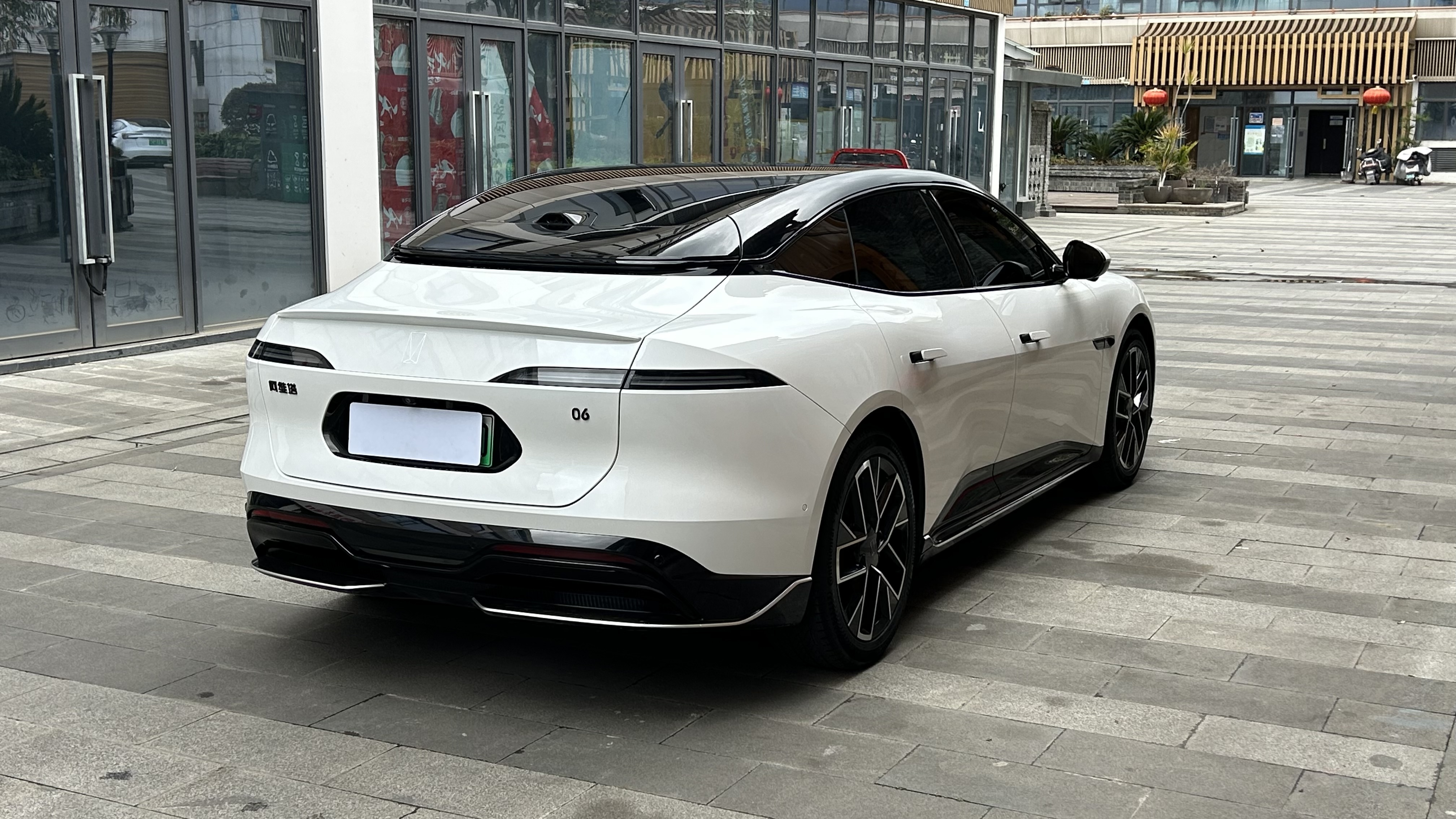 Avatr 06 2025 imagen de coche #6