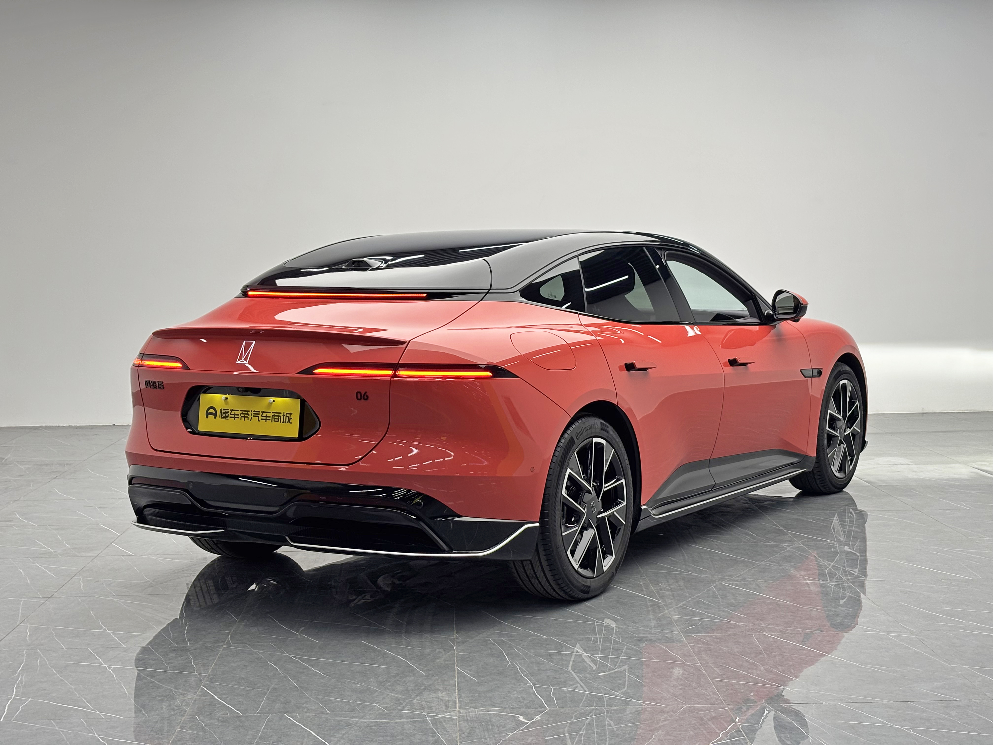 Avatr 06 2025 صورة سيارة #6