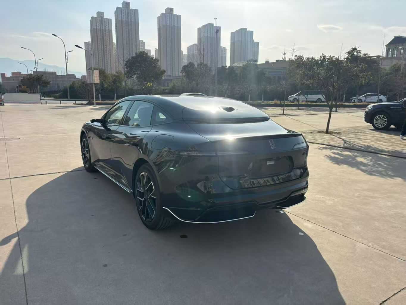 Avatr 06 2025 car image #6