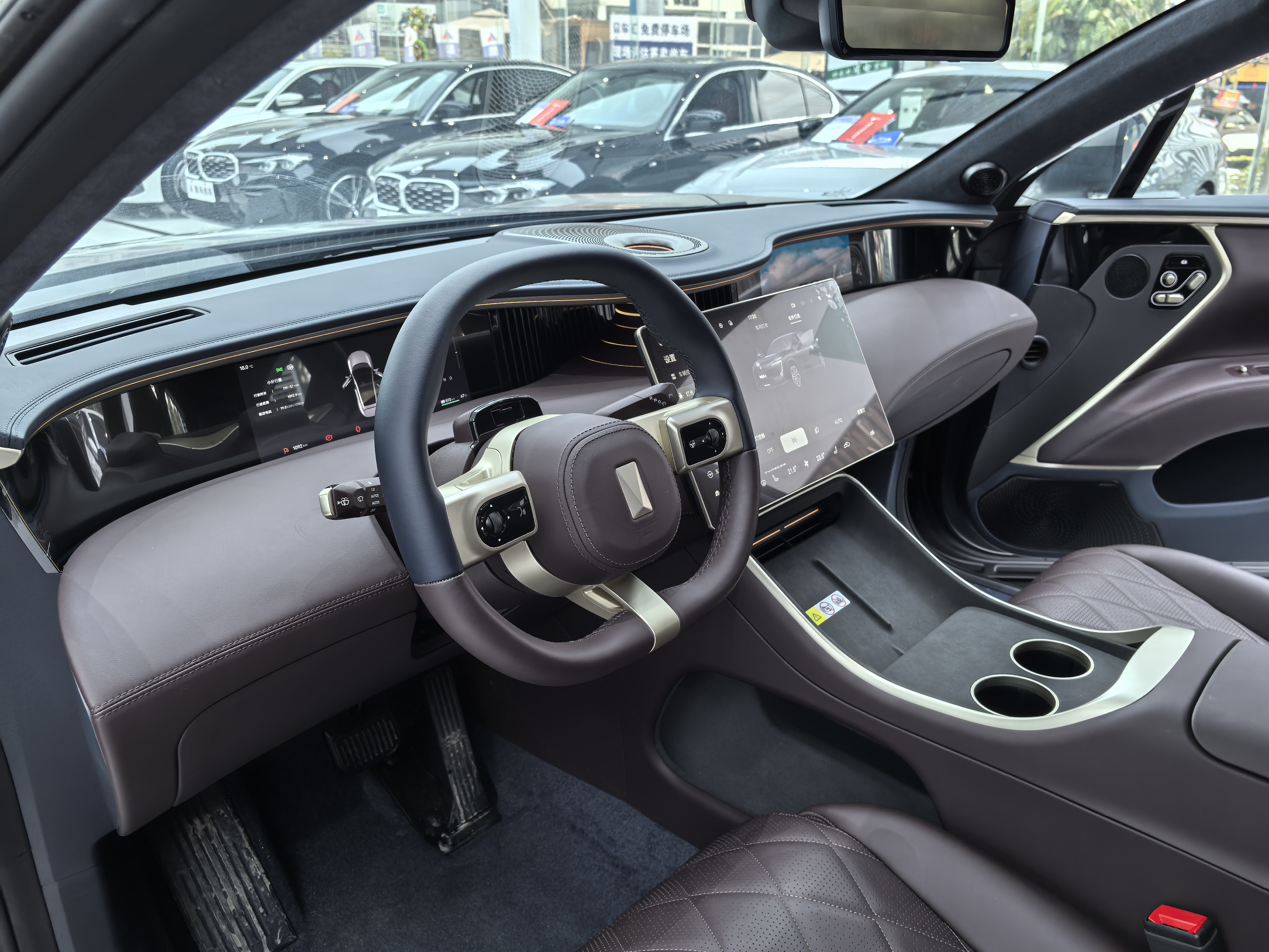 Avatr 11 2025 imagen de coche #6