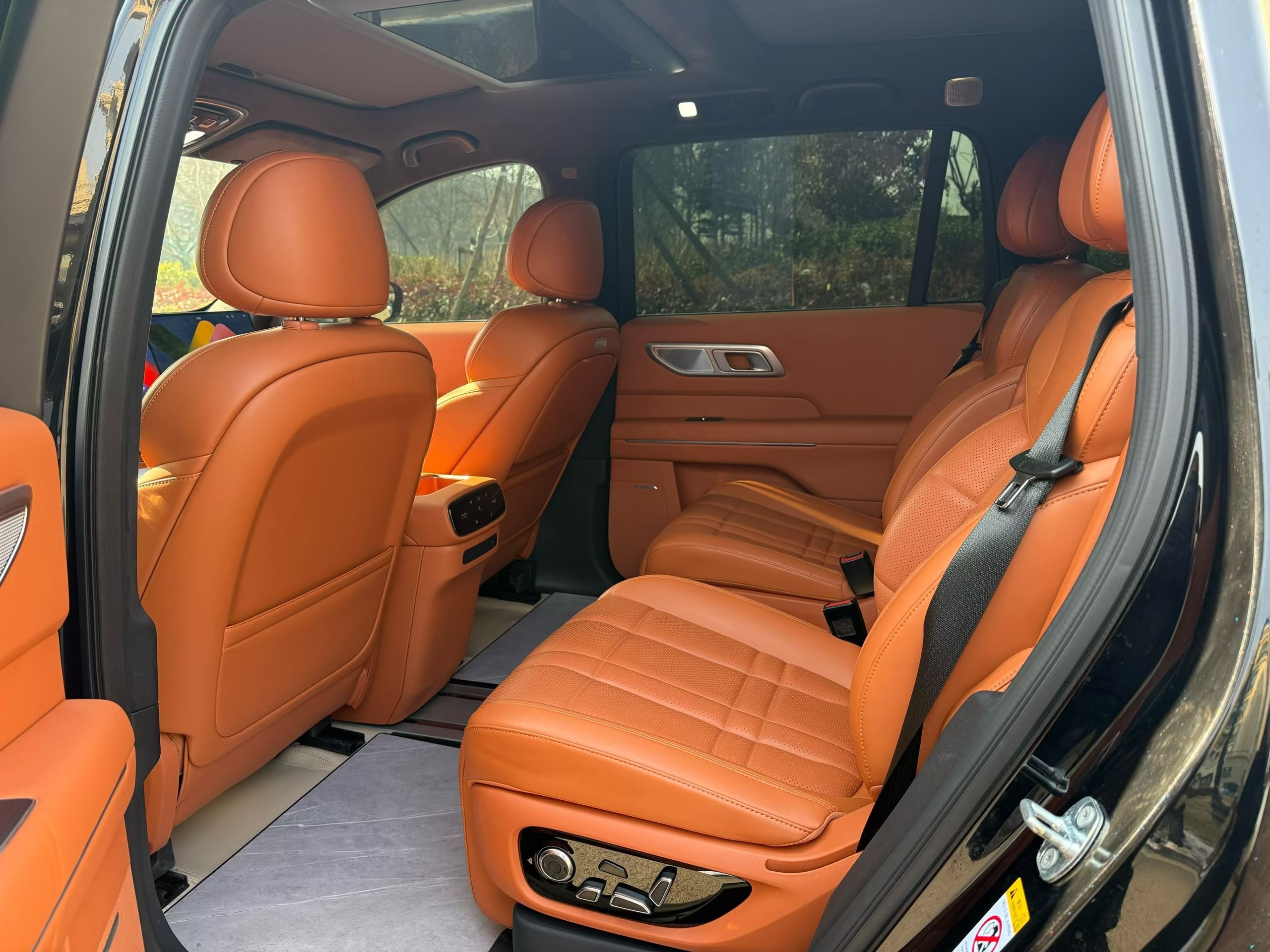 Deepal S09 2025 #6 Deepal S09 2025 car image #6