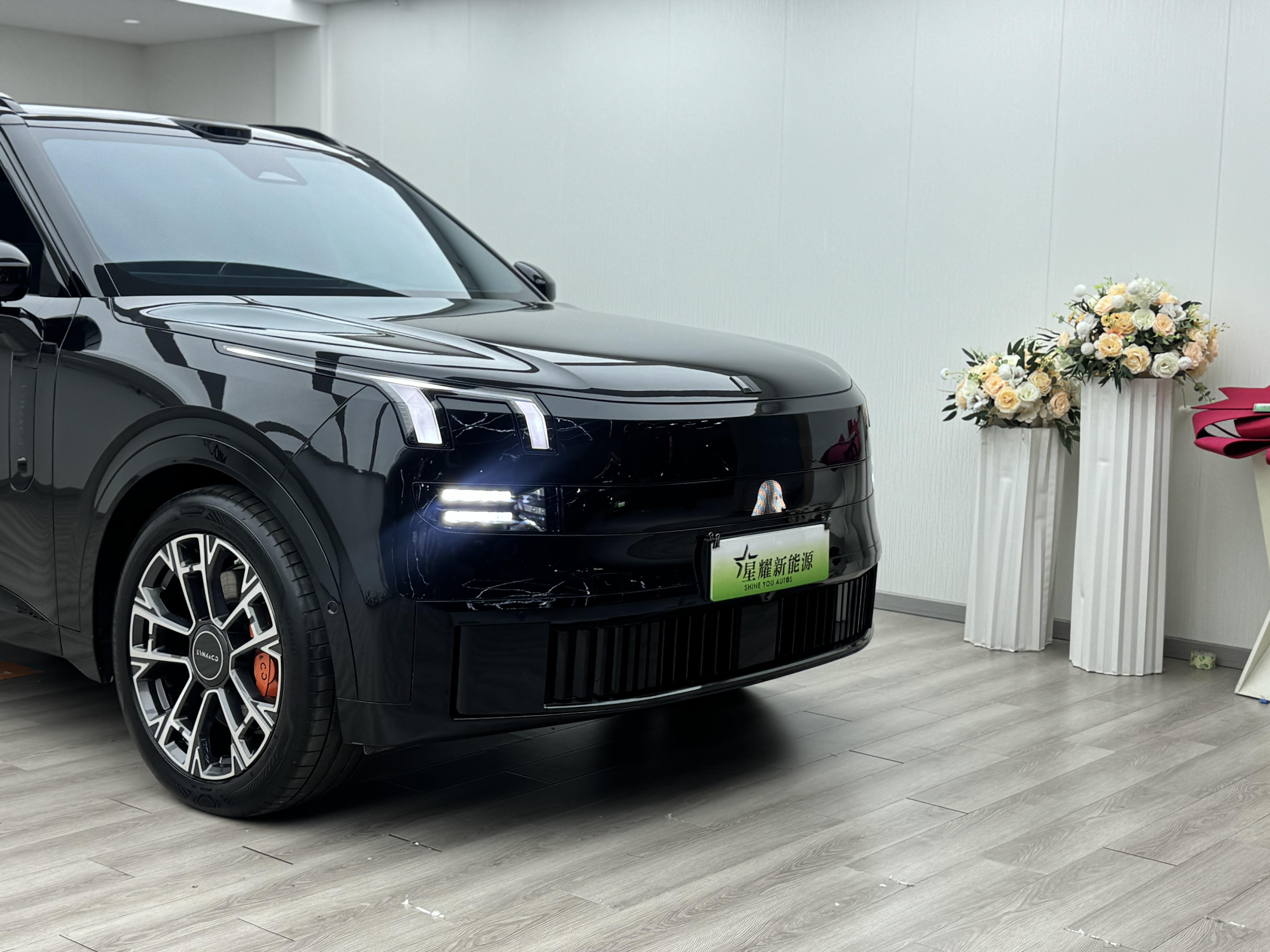 Lynk & Co 900 2025 car image #6