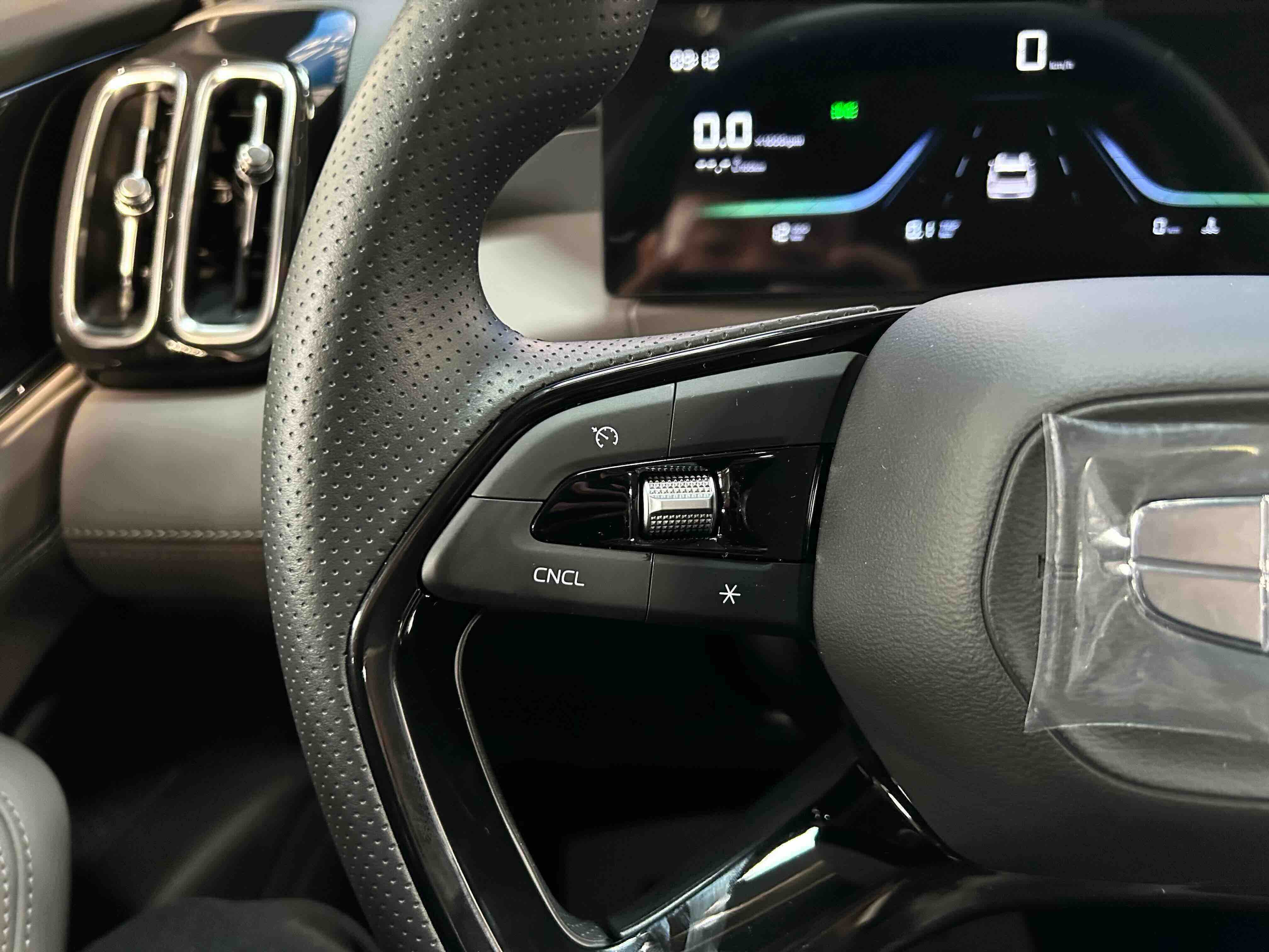 GEELY Boyue L 2026 car image #6