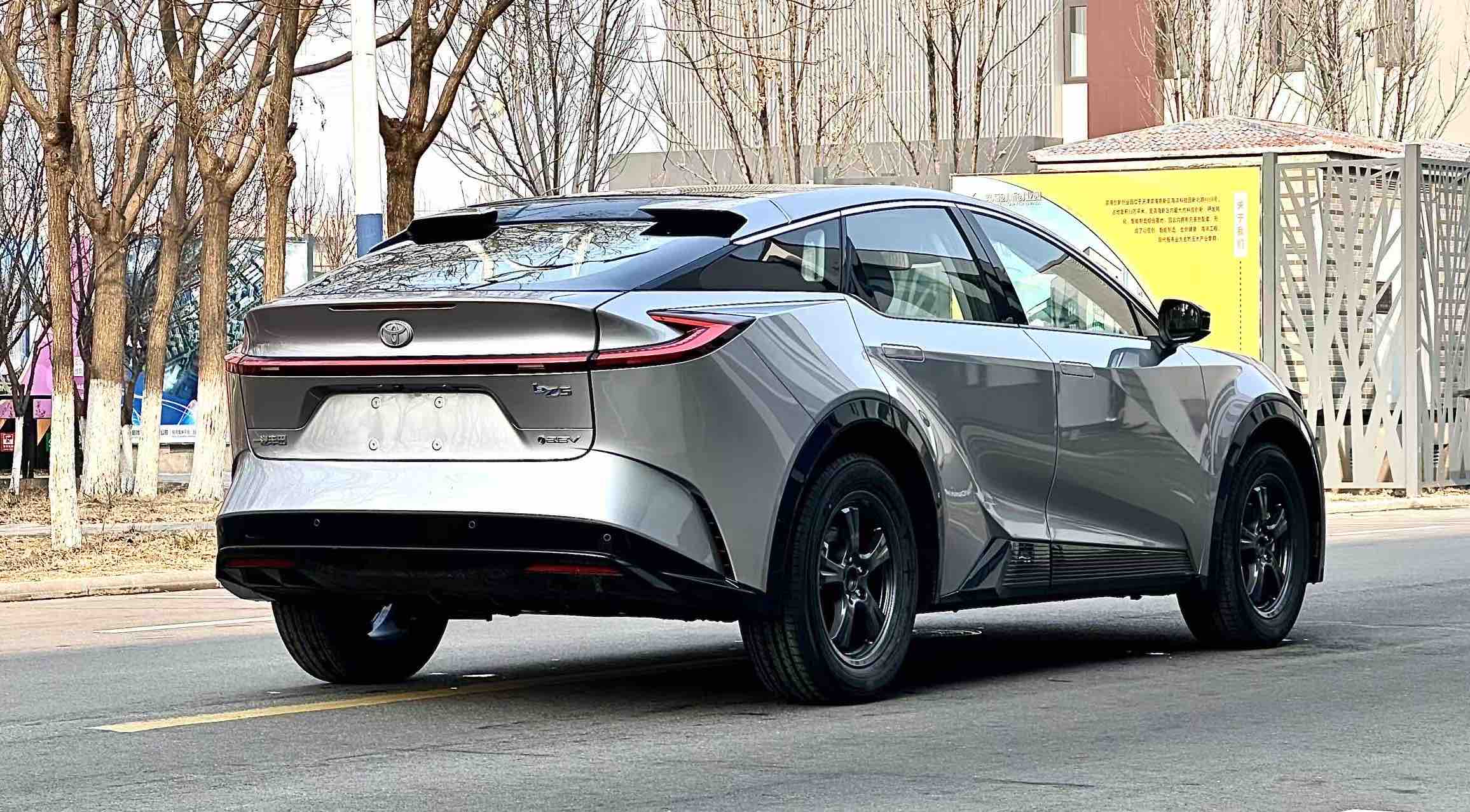 Toyota bZ5 2025 car image #6