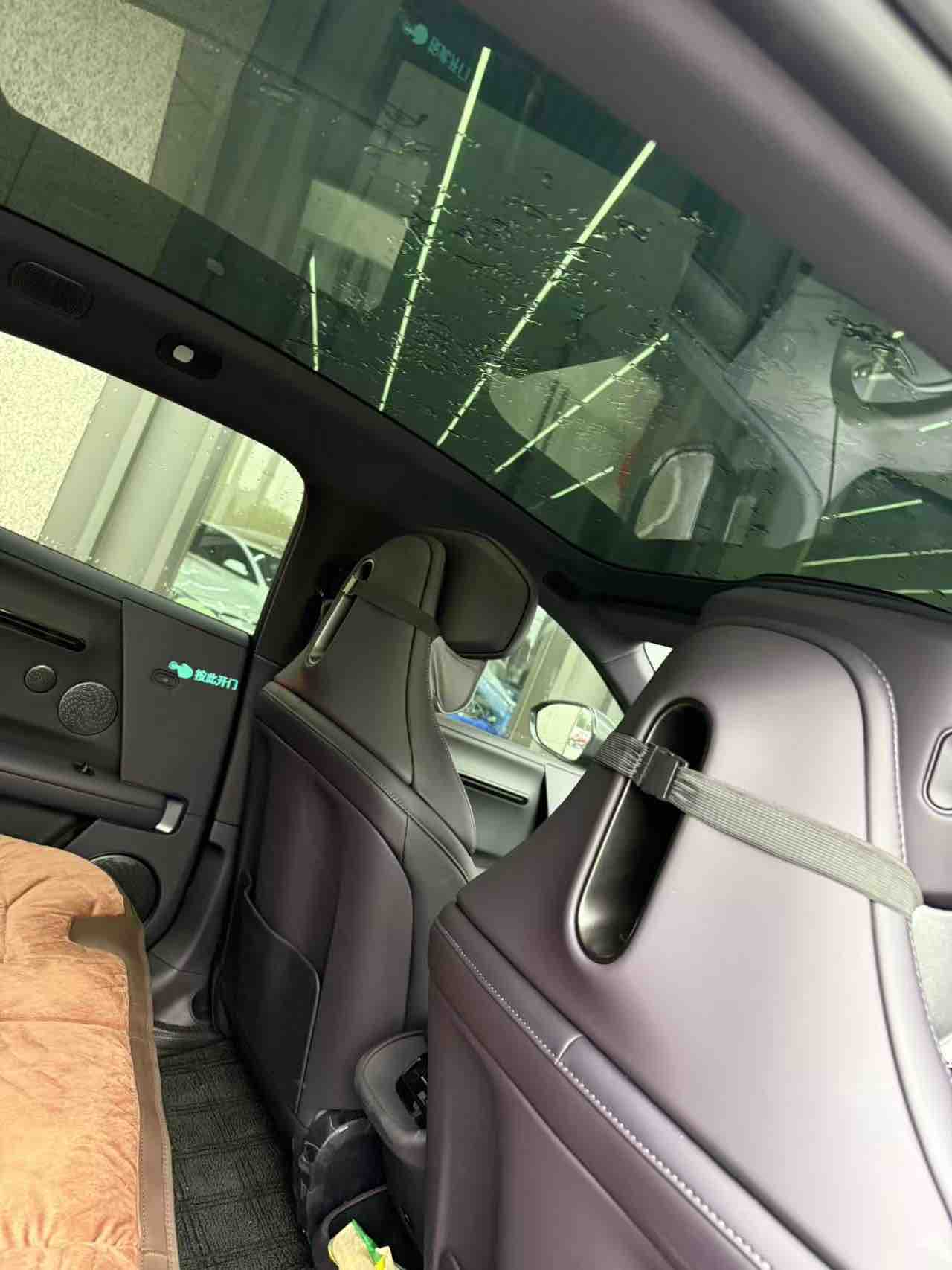 Avatr 06 2025 car image #6