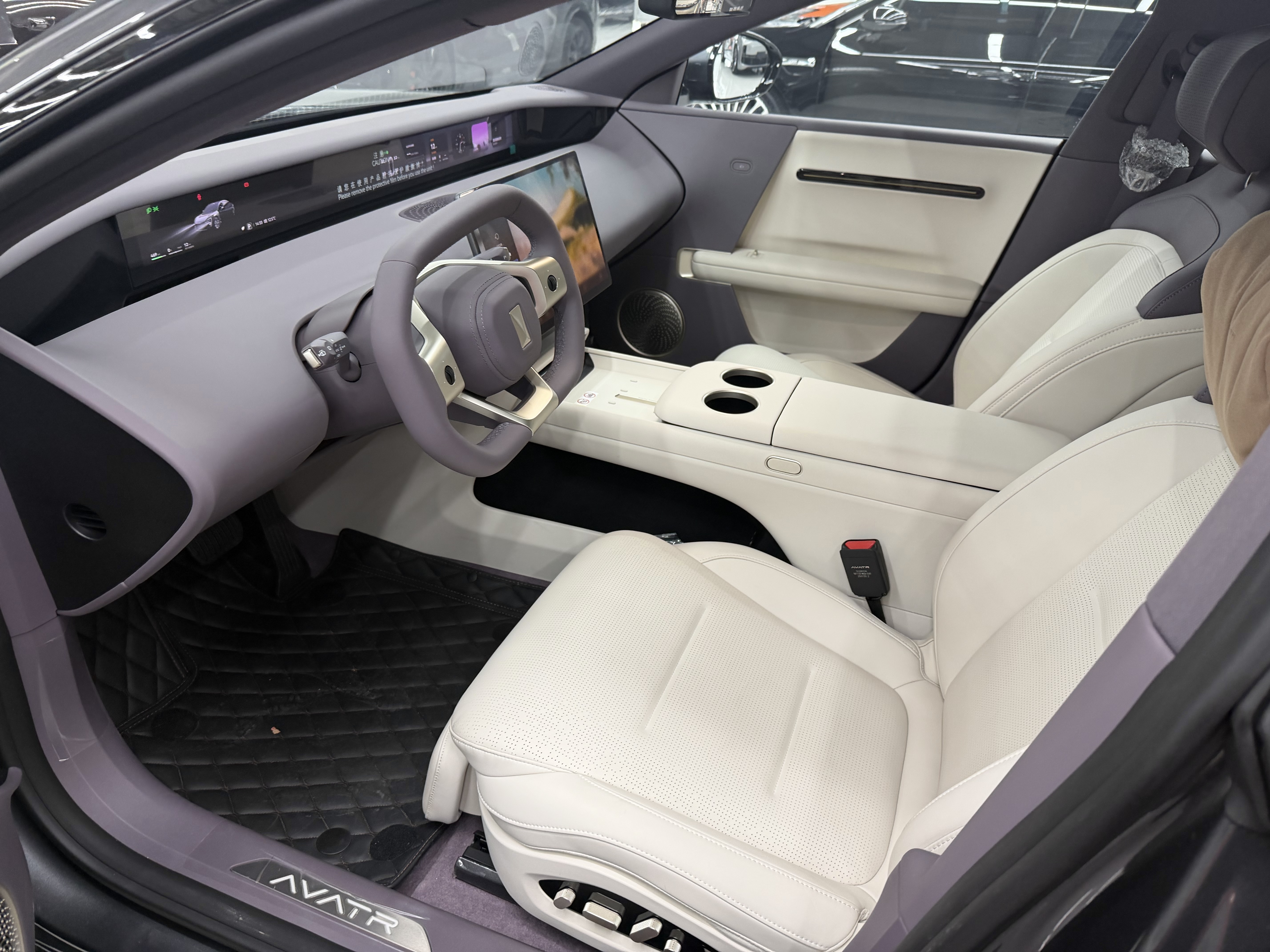 Avatr 06 2026 car image #6