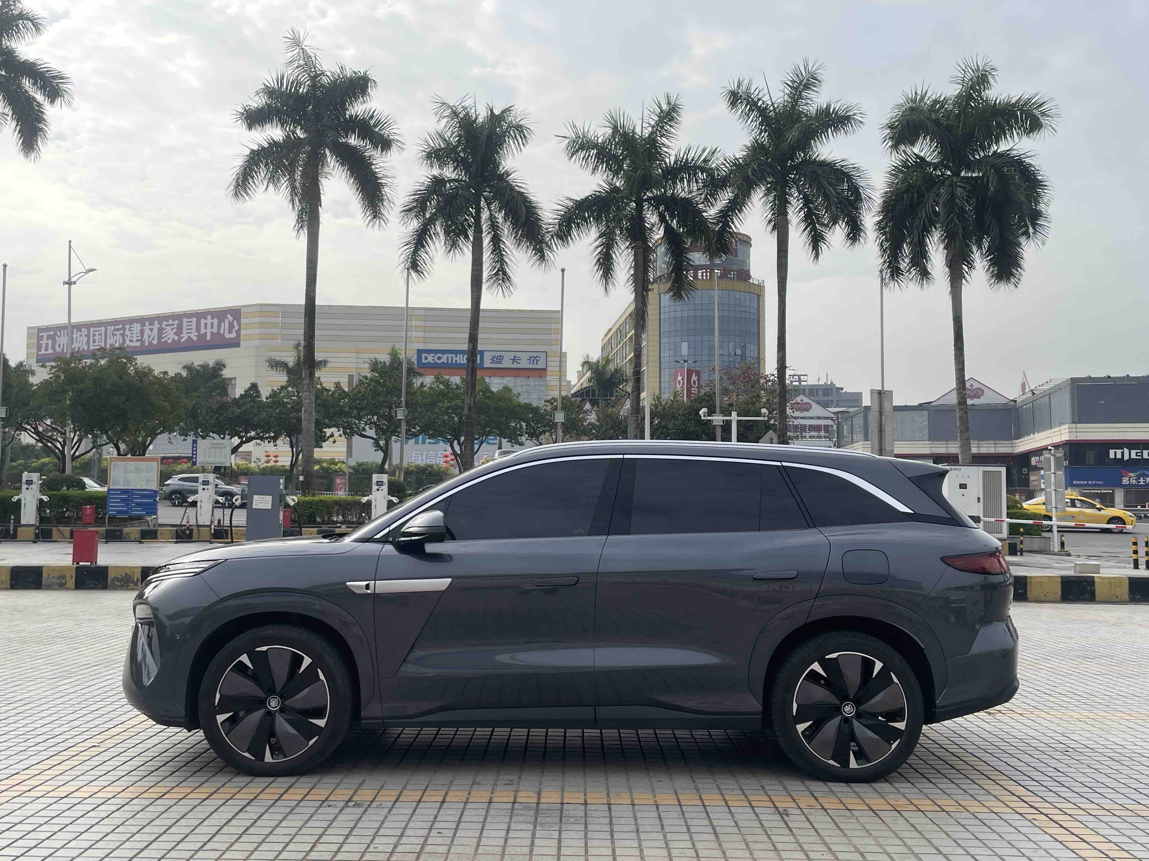 BYD Tang L 2025 immagine di auto #6