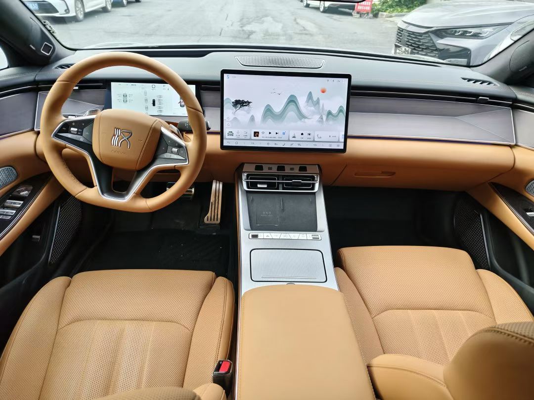 BYD HanL 2025 #6 BYD HanL 2025 car image #6