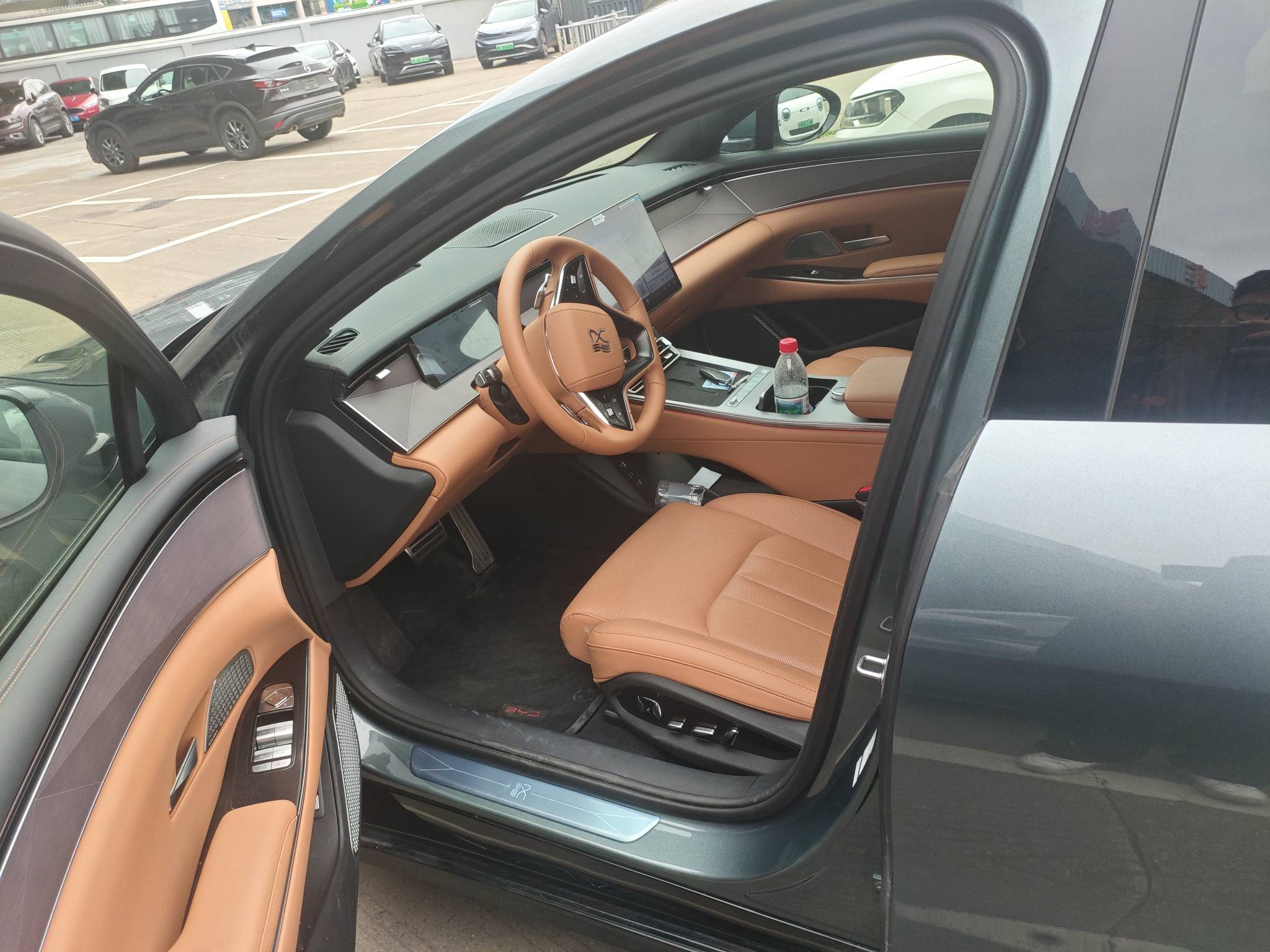 BYD HanL 2025 car image #6