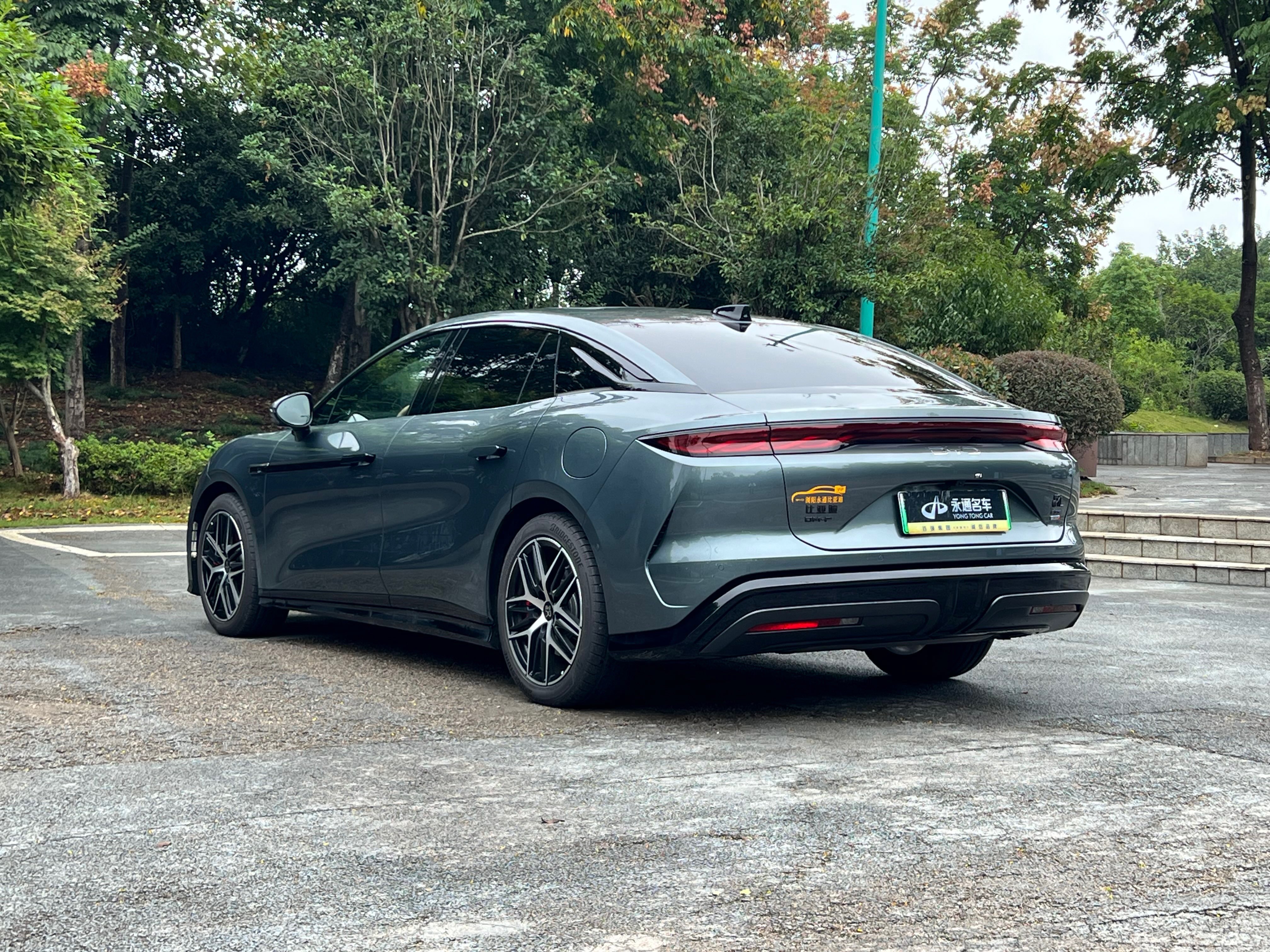 BYD HanL 2025 immagine di auto #6