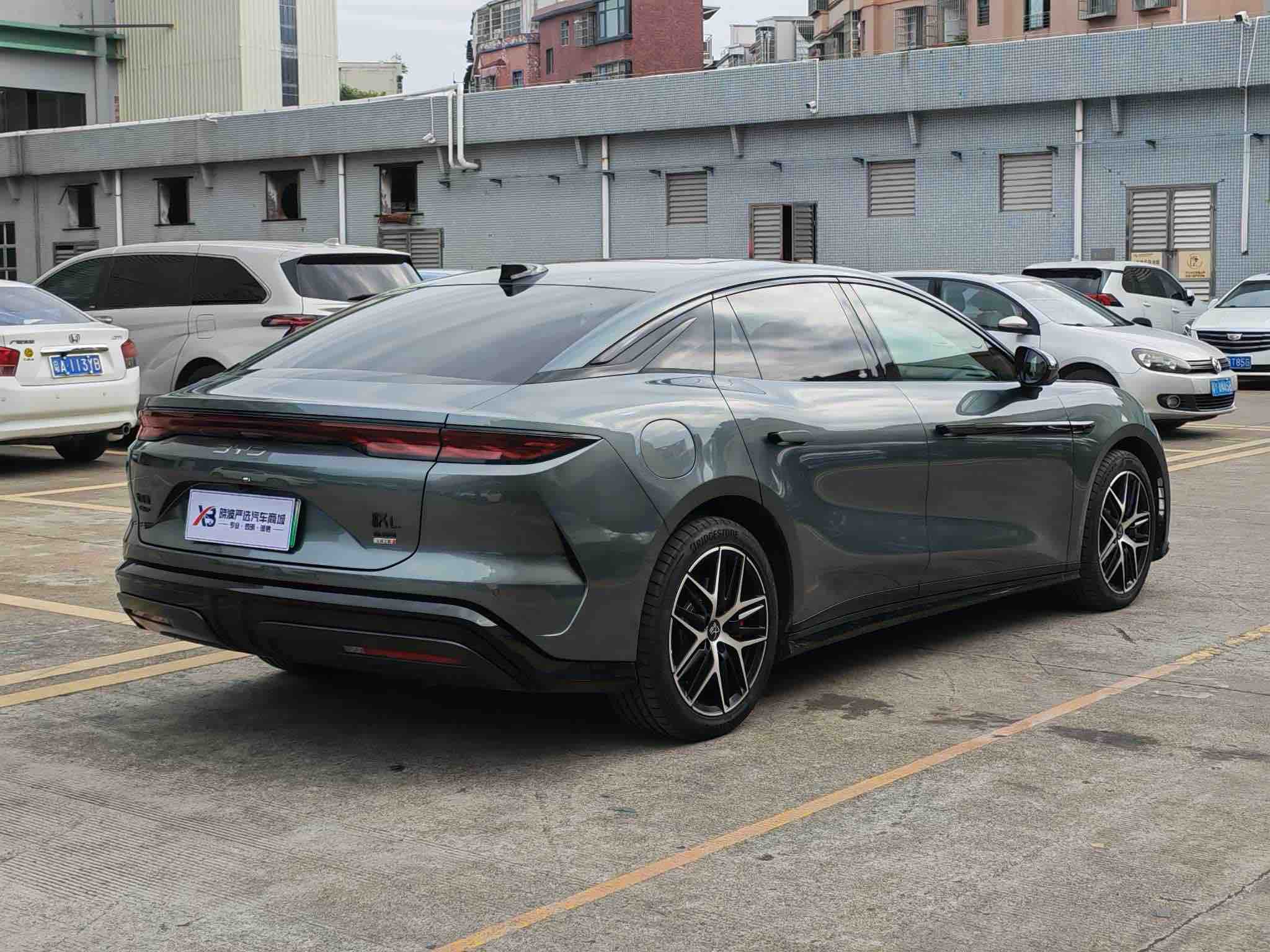 BYD HanL 2025 car image #6