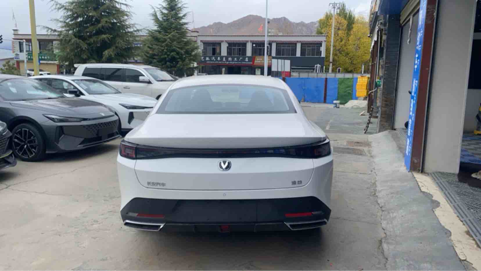 Changan EadoPHEV 2025 car image #6