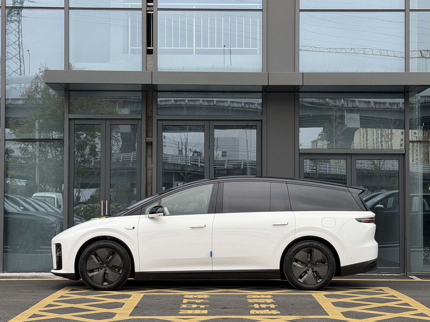 理想汽车 理想i6 2025 汽车图片 #6