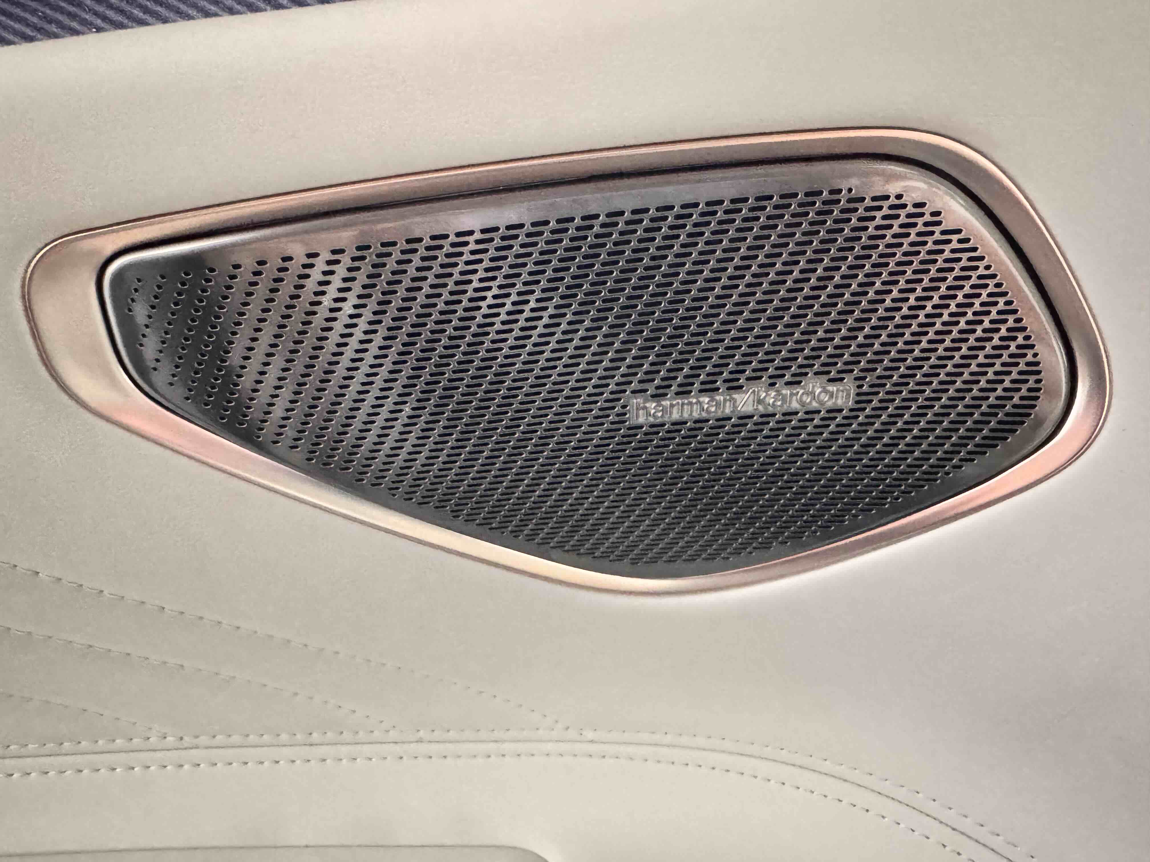 Lynk & Co 10 EM-P 2025 car image #6