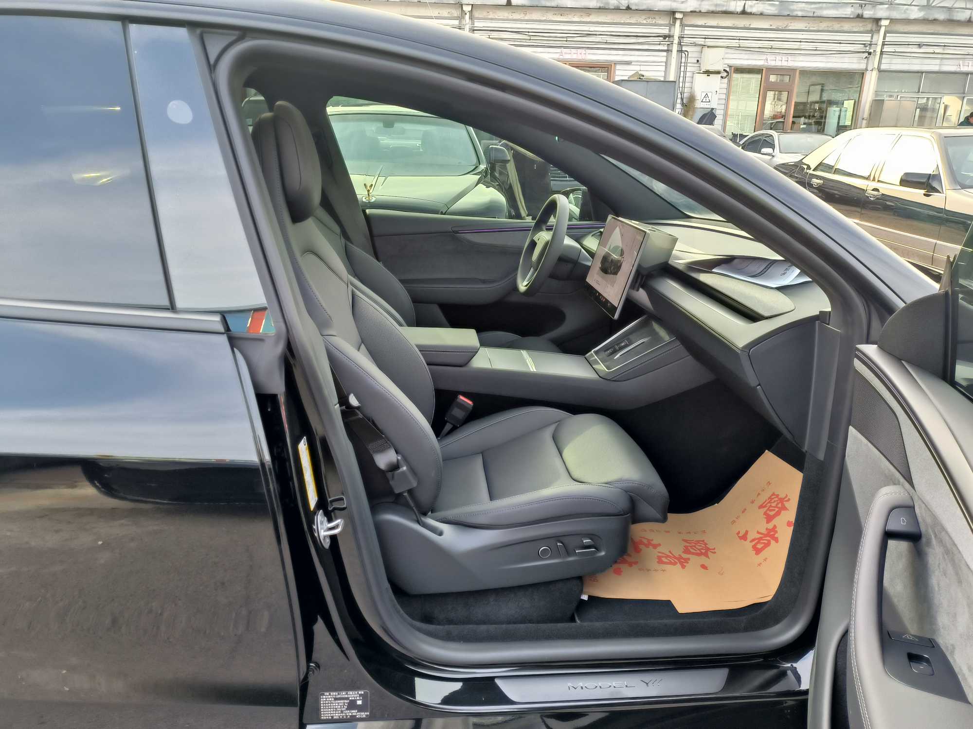 Tesla Model Y L 2025 изображение автомобиля #6