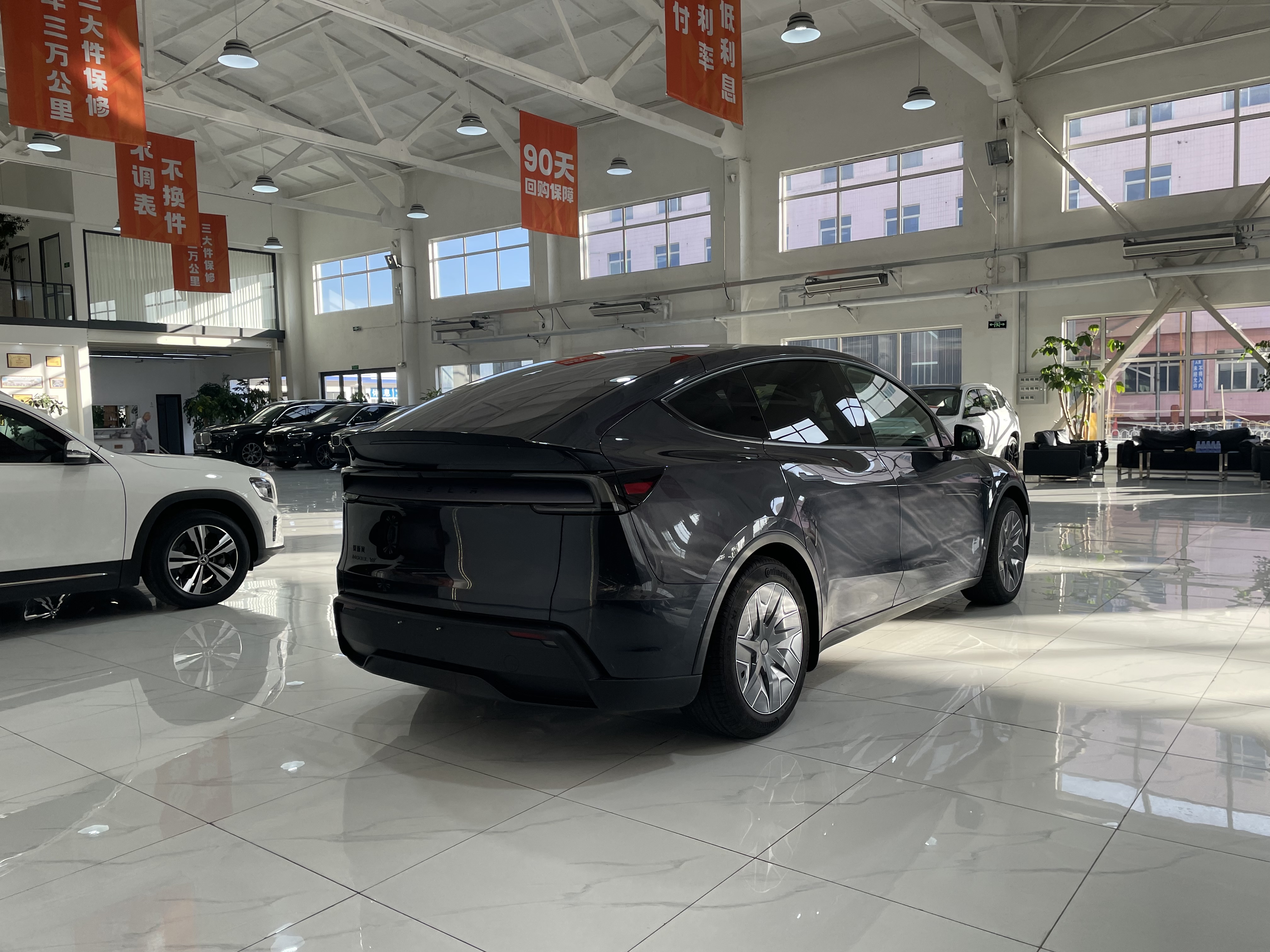 特斯拉 Model Y L 2025 汽车图片 #6