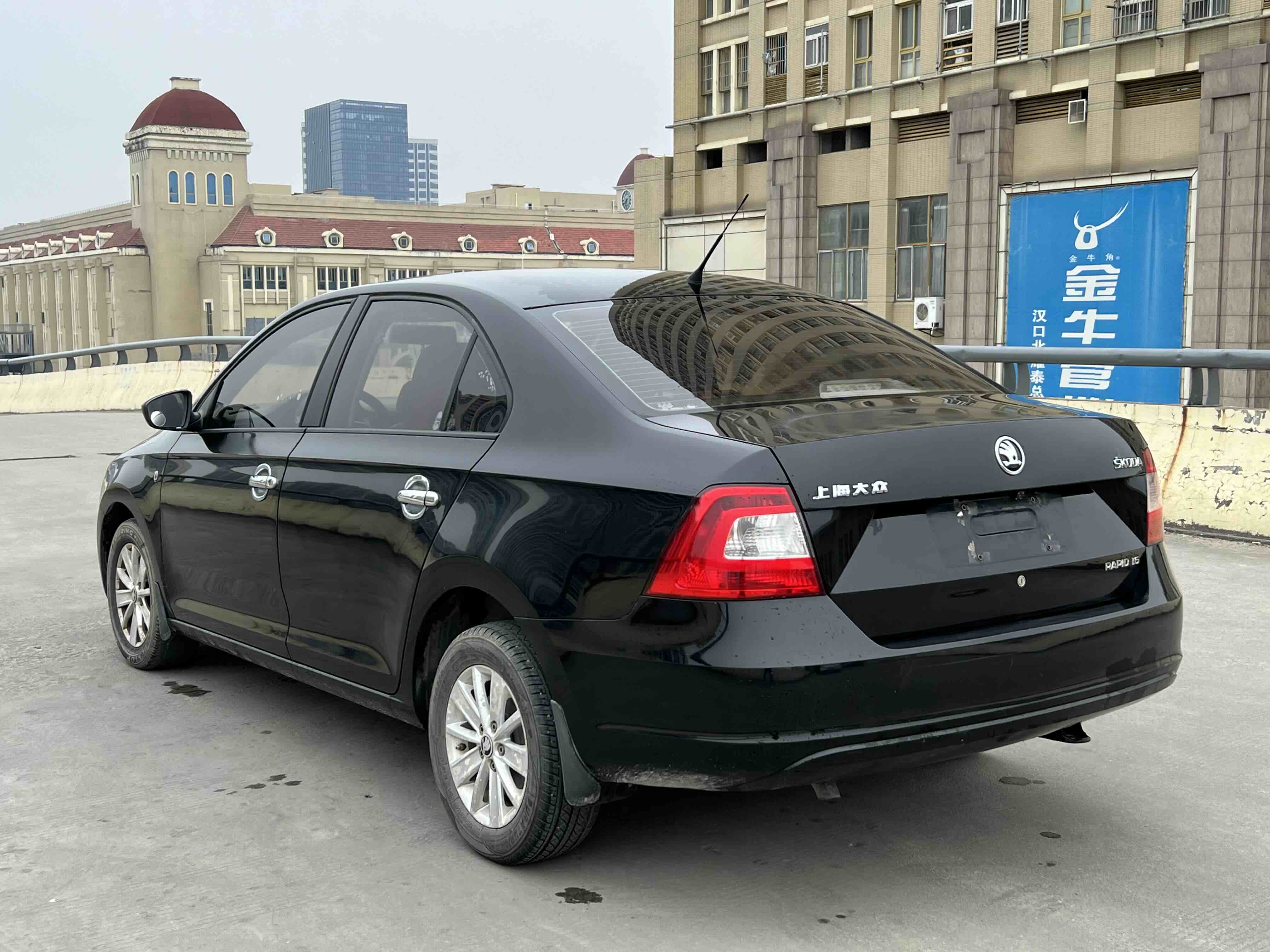 Skoda Rapid 2014 #6 Skoda Rapid 2014 car image #6