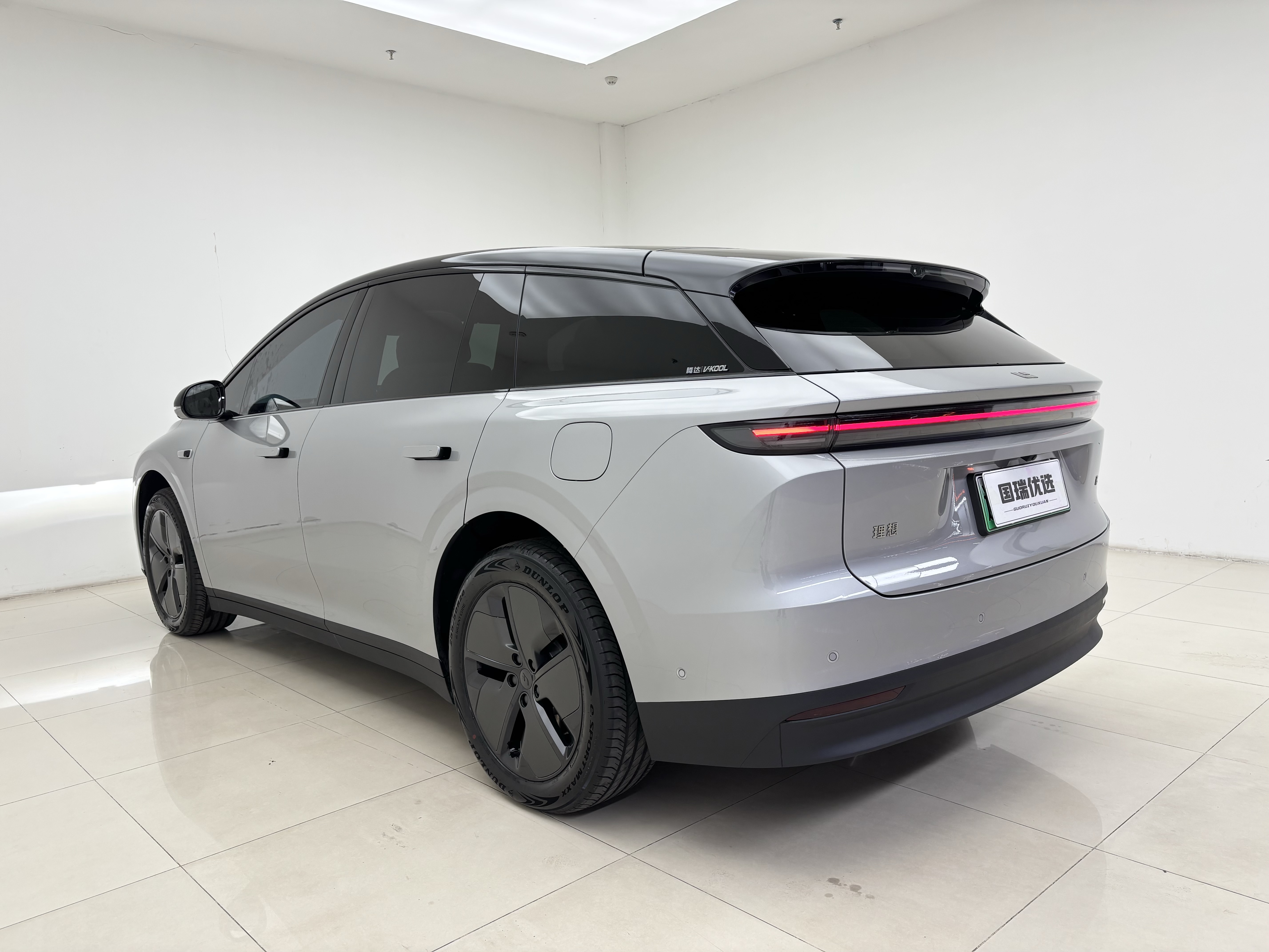Li 2025 car image #6