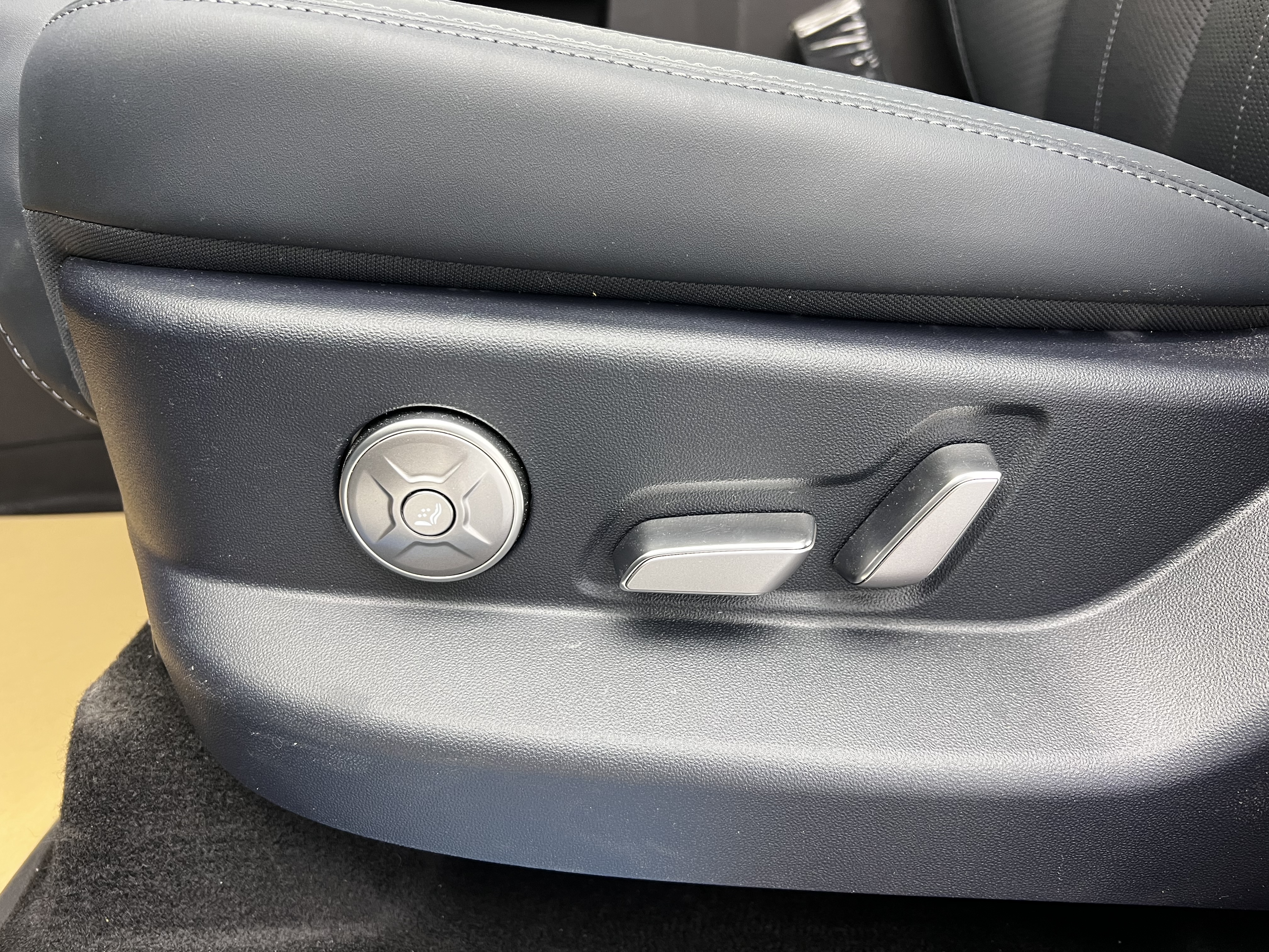 FangChengBao Tiger 7 2026 car image #6