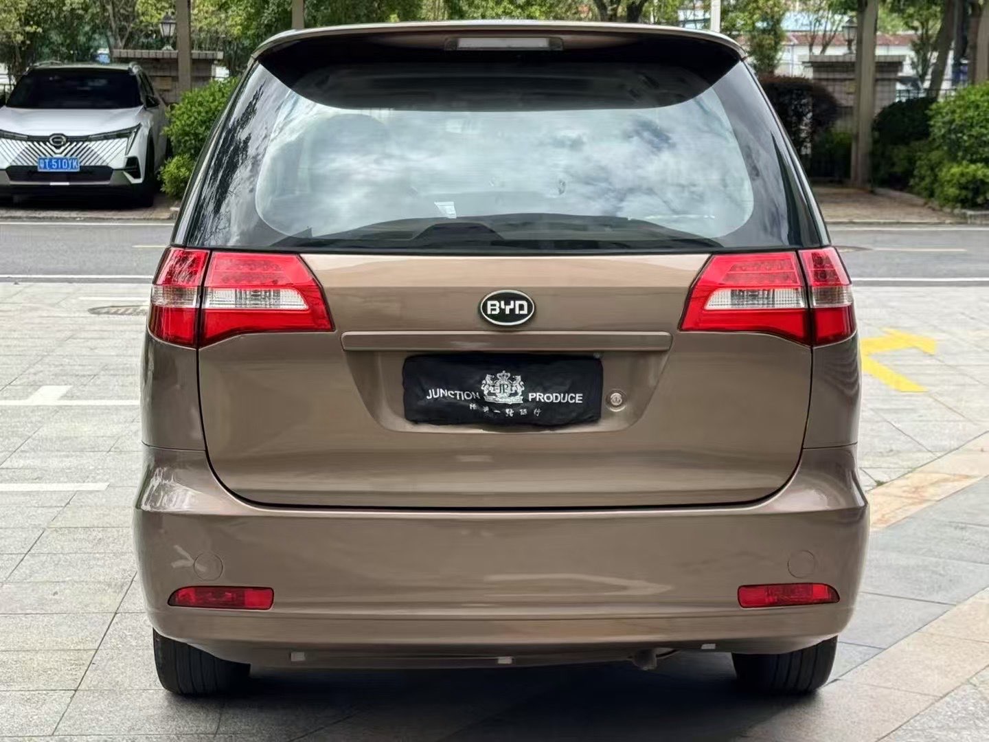 BYD M6 2015 car image #6