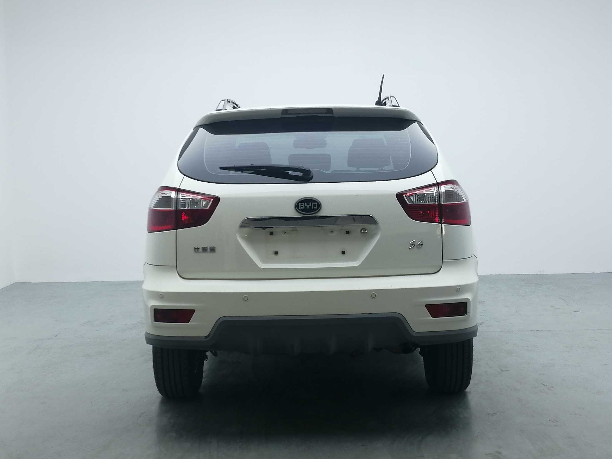 BYD S6 2013 car image #6