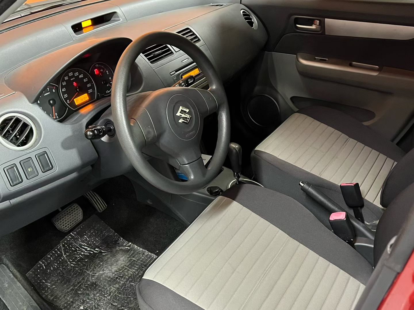 Suzuki Swift 2016 car image #6