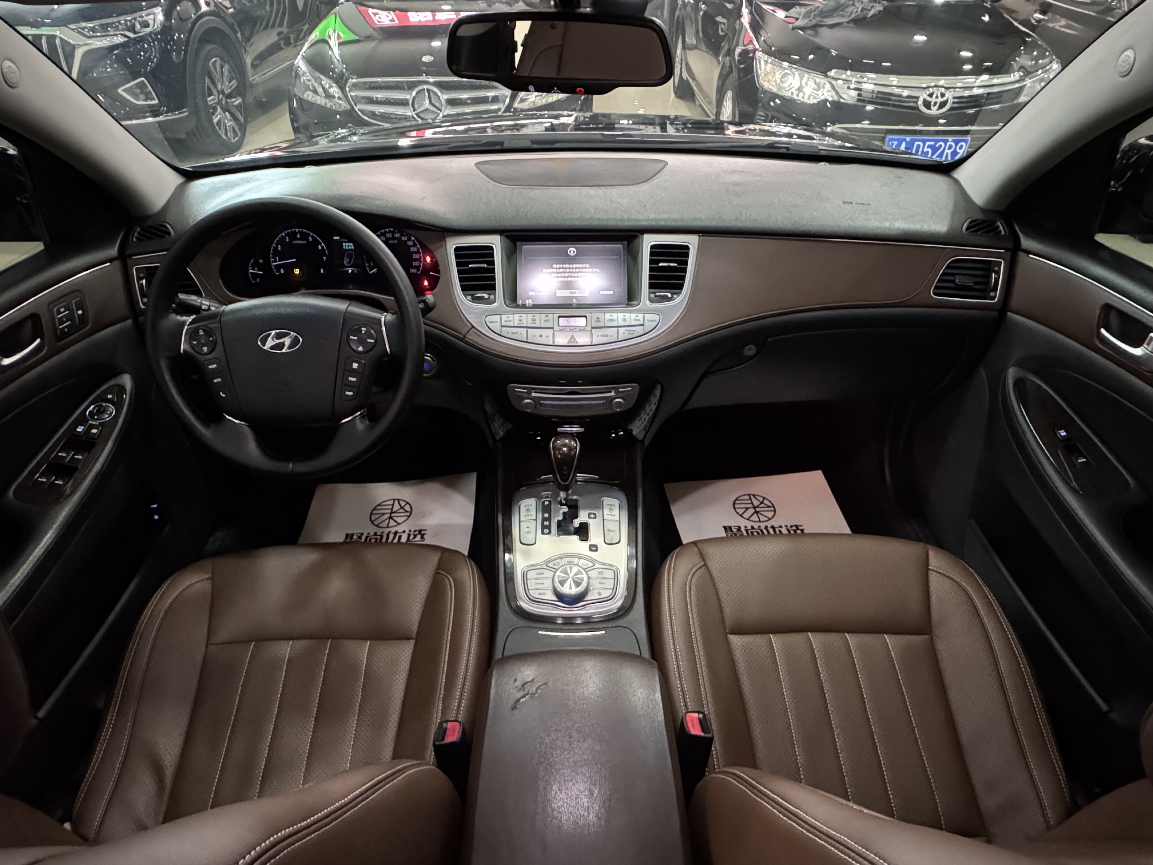 Hyundai Rohens 2013 #6 Hyundai Rohens 2013 car image #6