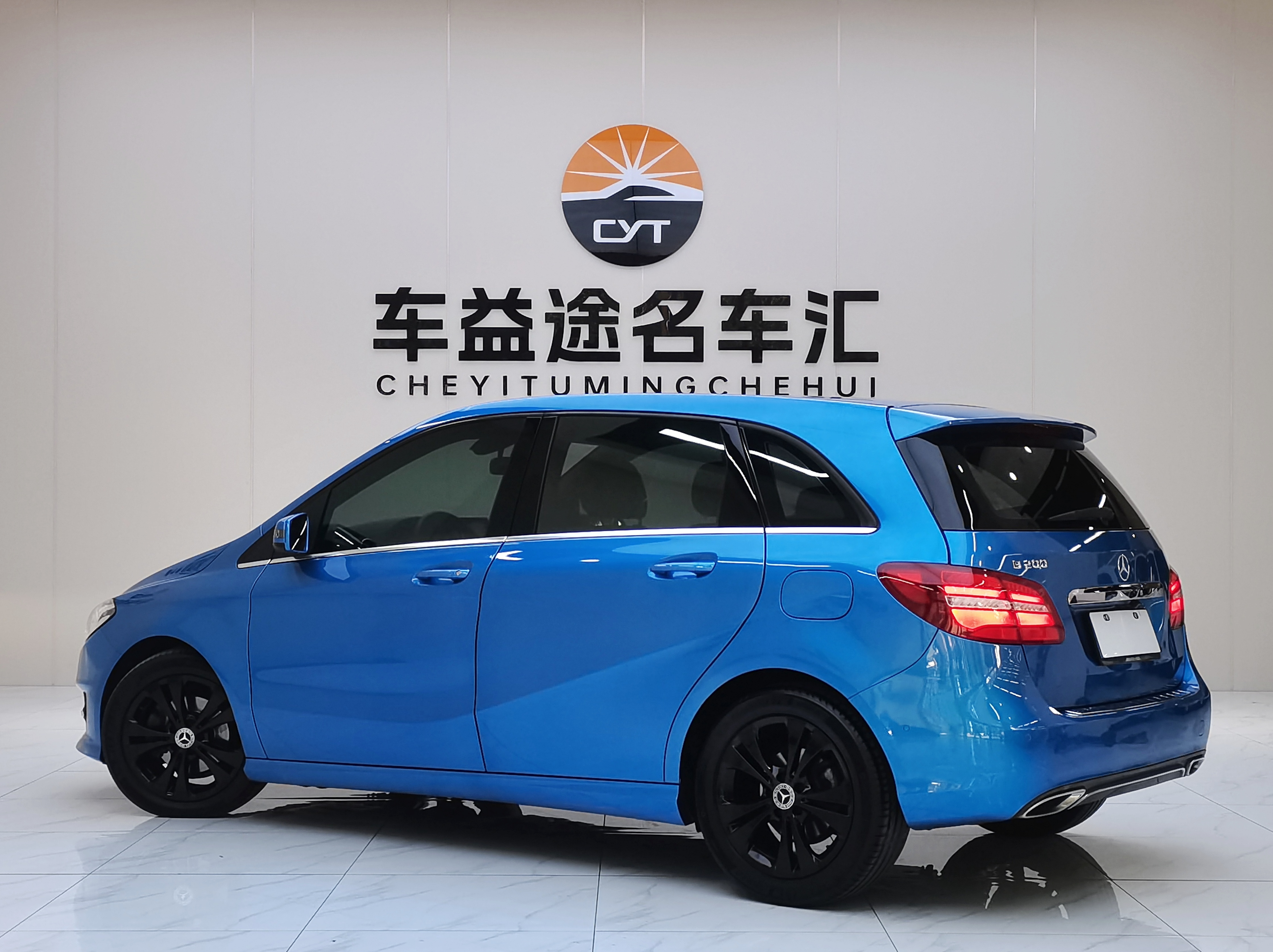 Mercedes-Benz B Class 2015 car image #6