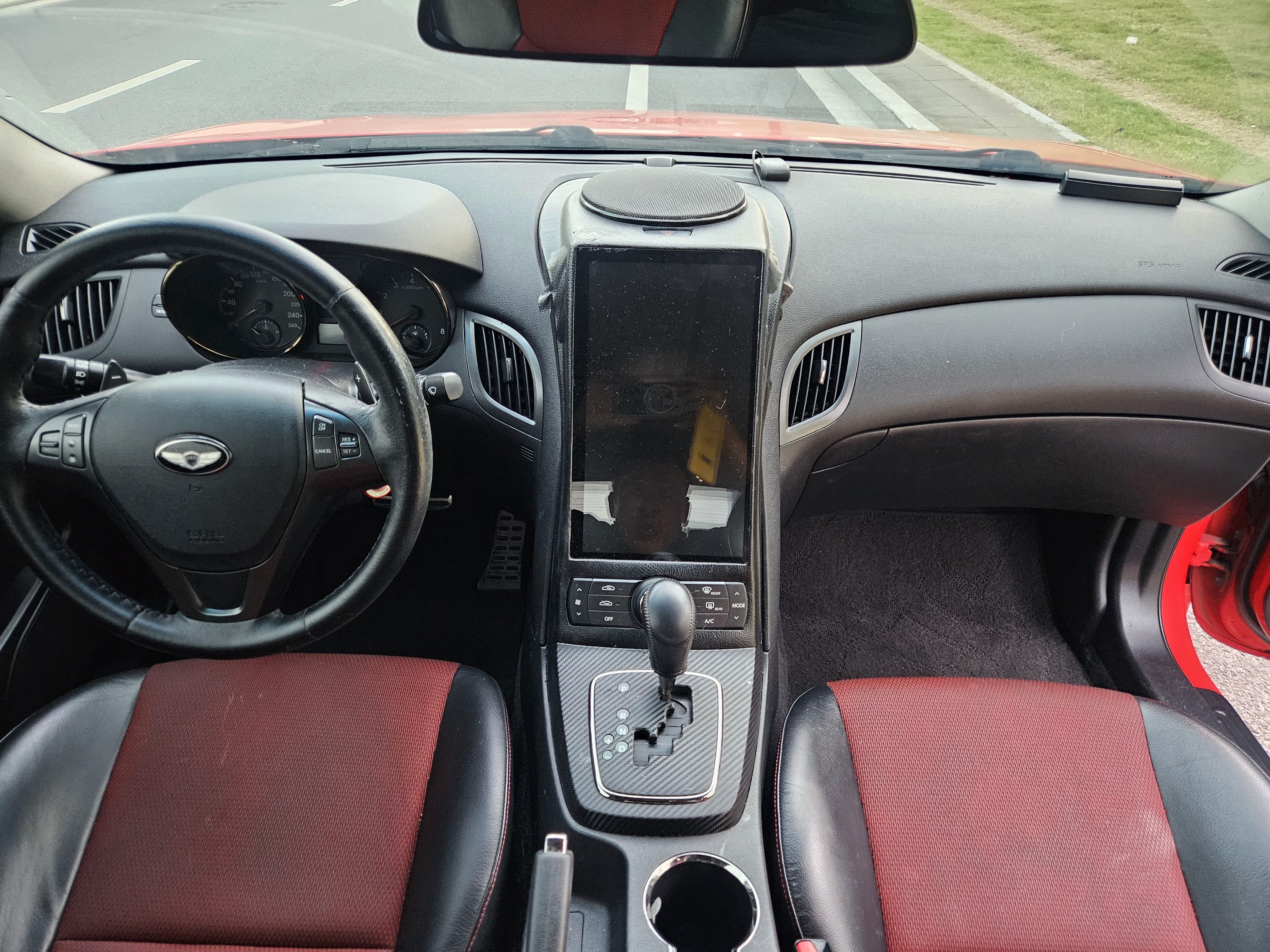 Hyundai Rohens-Coupe 2011 #6 Hyundai Rohens-Coupe 2011 car image #6