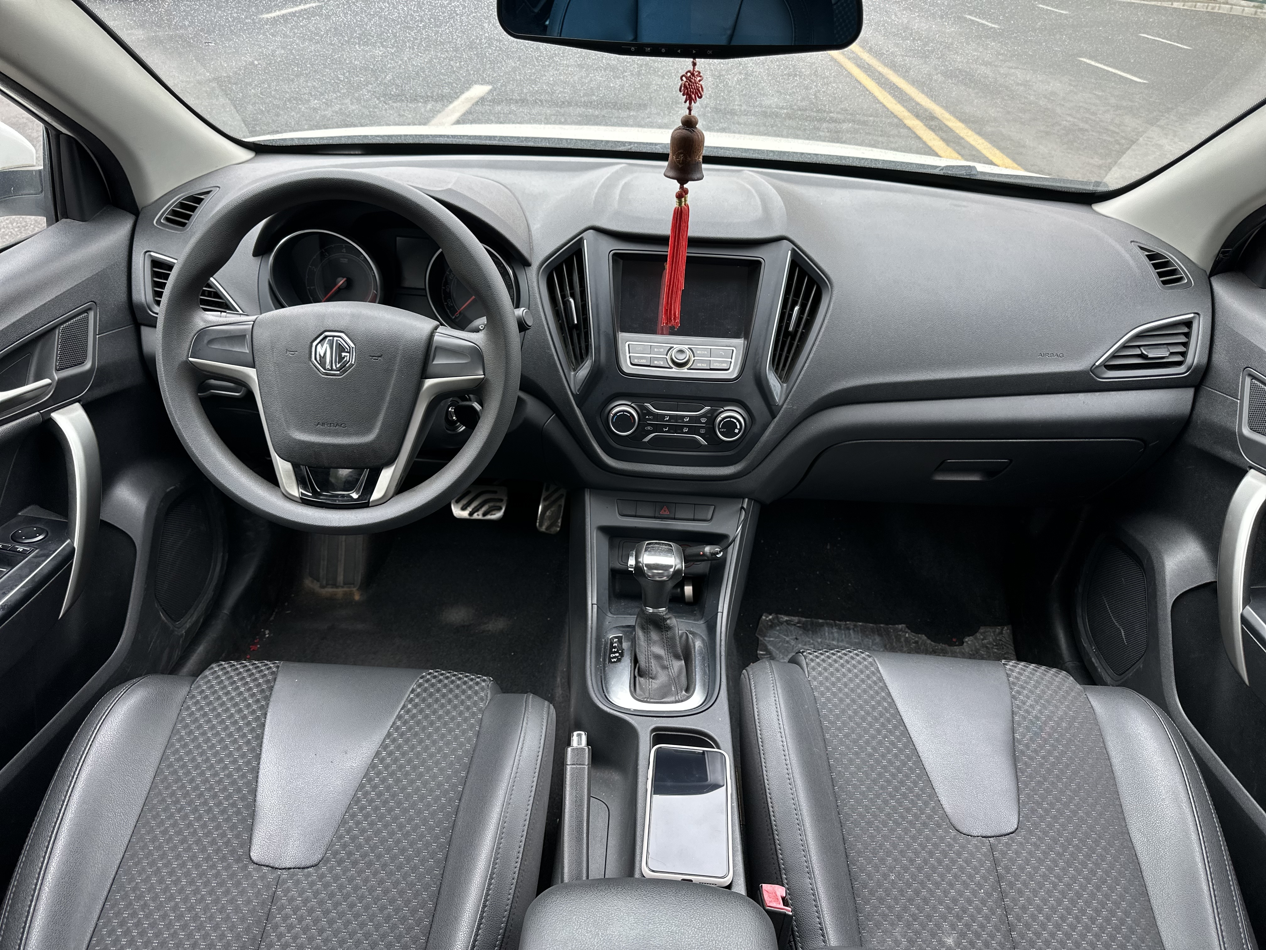 MG GT 2016 #6 MG GT 2016 car image #6