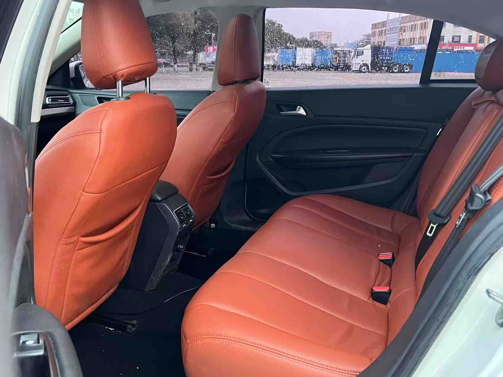 Peugeot 408 2015 immagine di auto #6