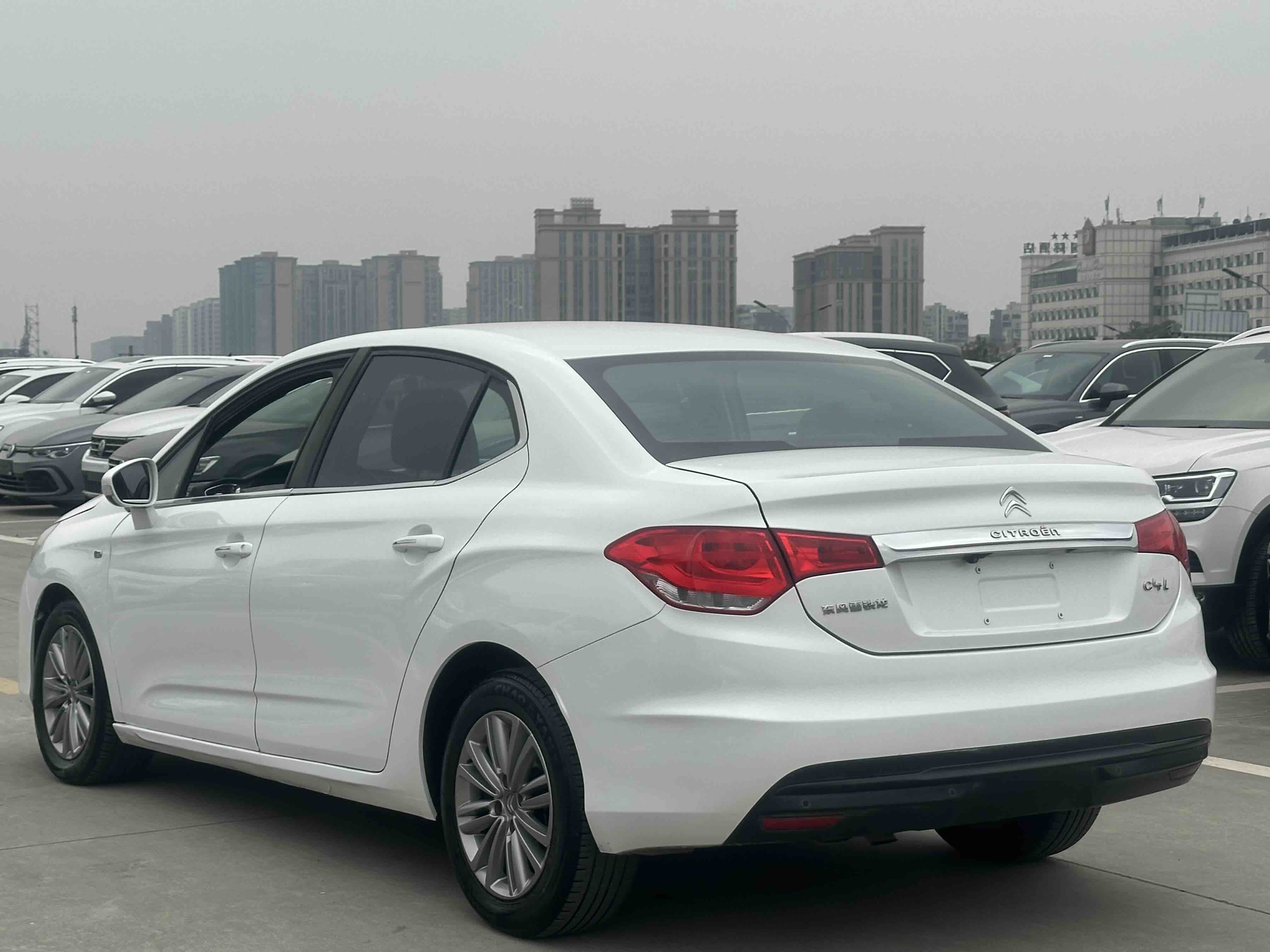 Citroen C4L 2015 car image #6