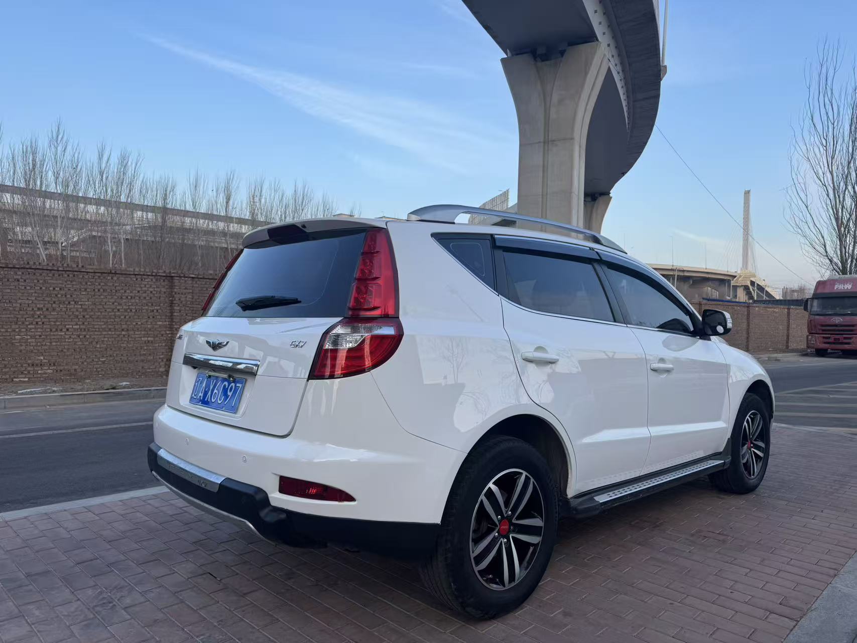 GEELY GX7 2015 car image #6