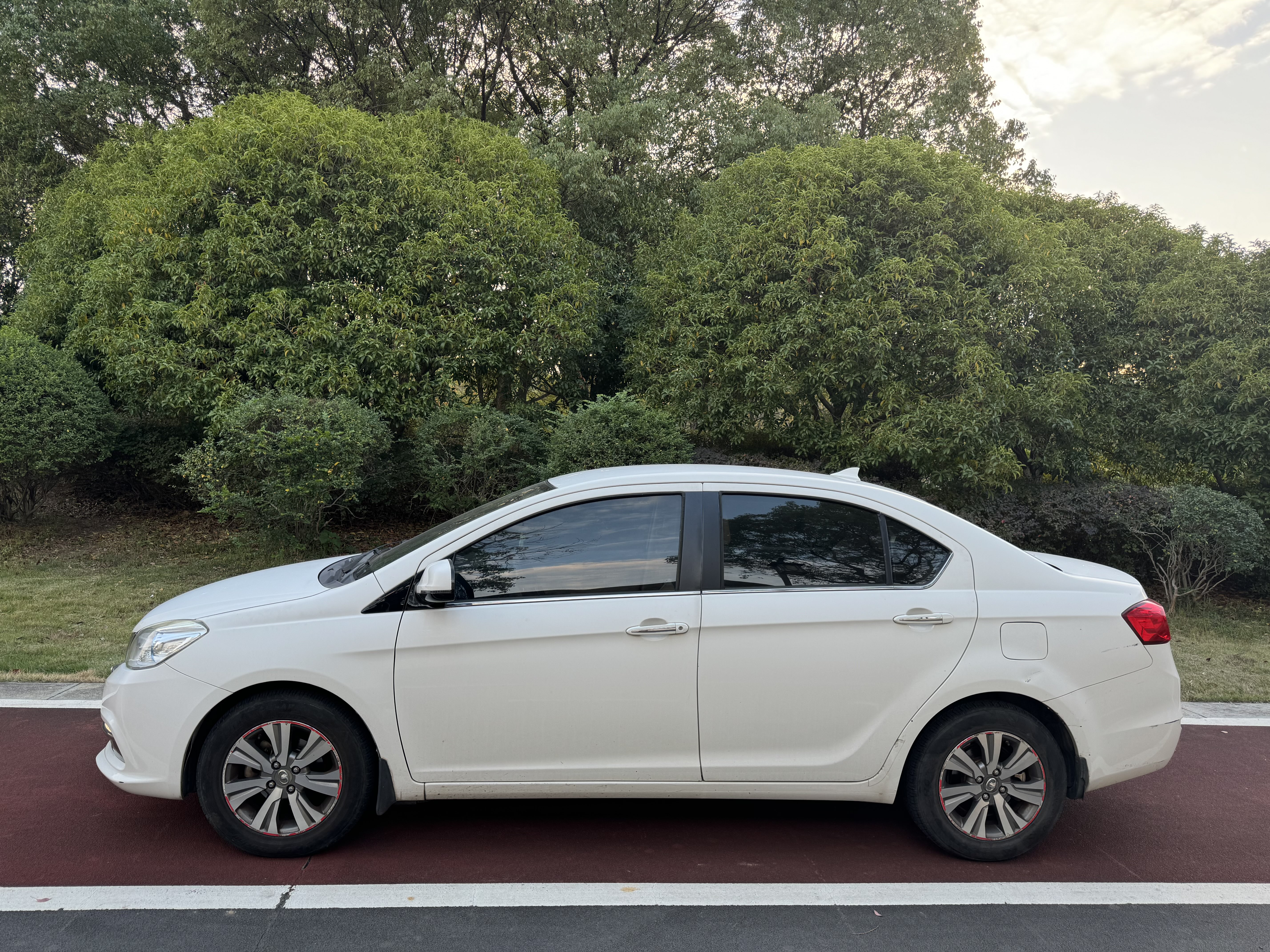 Great Wall C30 2015 car image #6