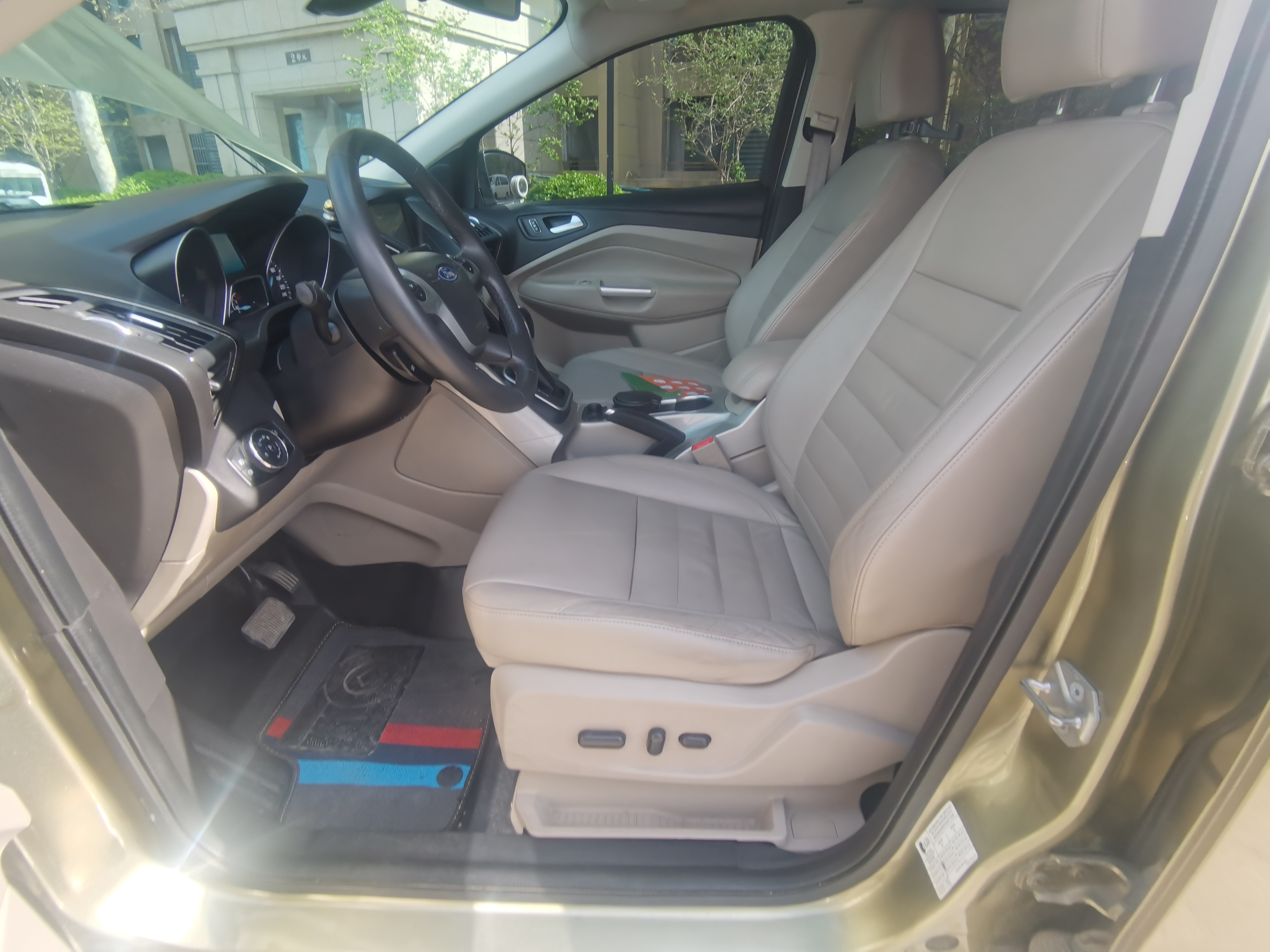 Ford Kuga 2015 #6 Ford Kuga 2015 car image #6