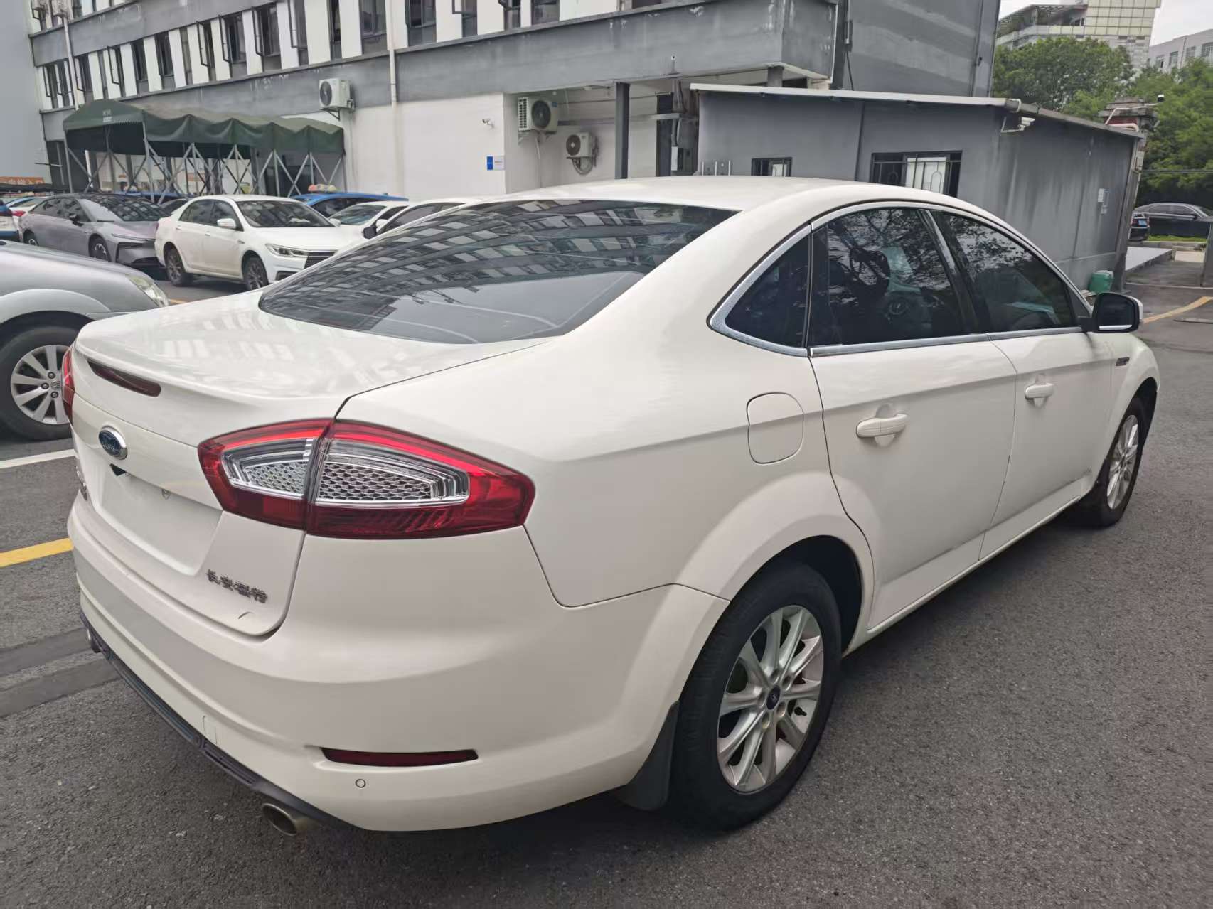 Ford Zhisheng 2014 #6 Ford Zhisheng 2014 car image #6