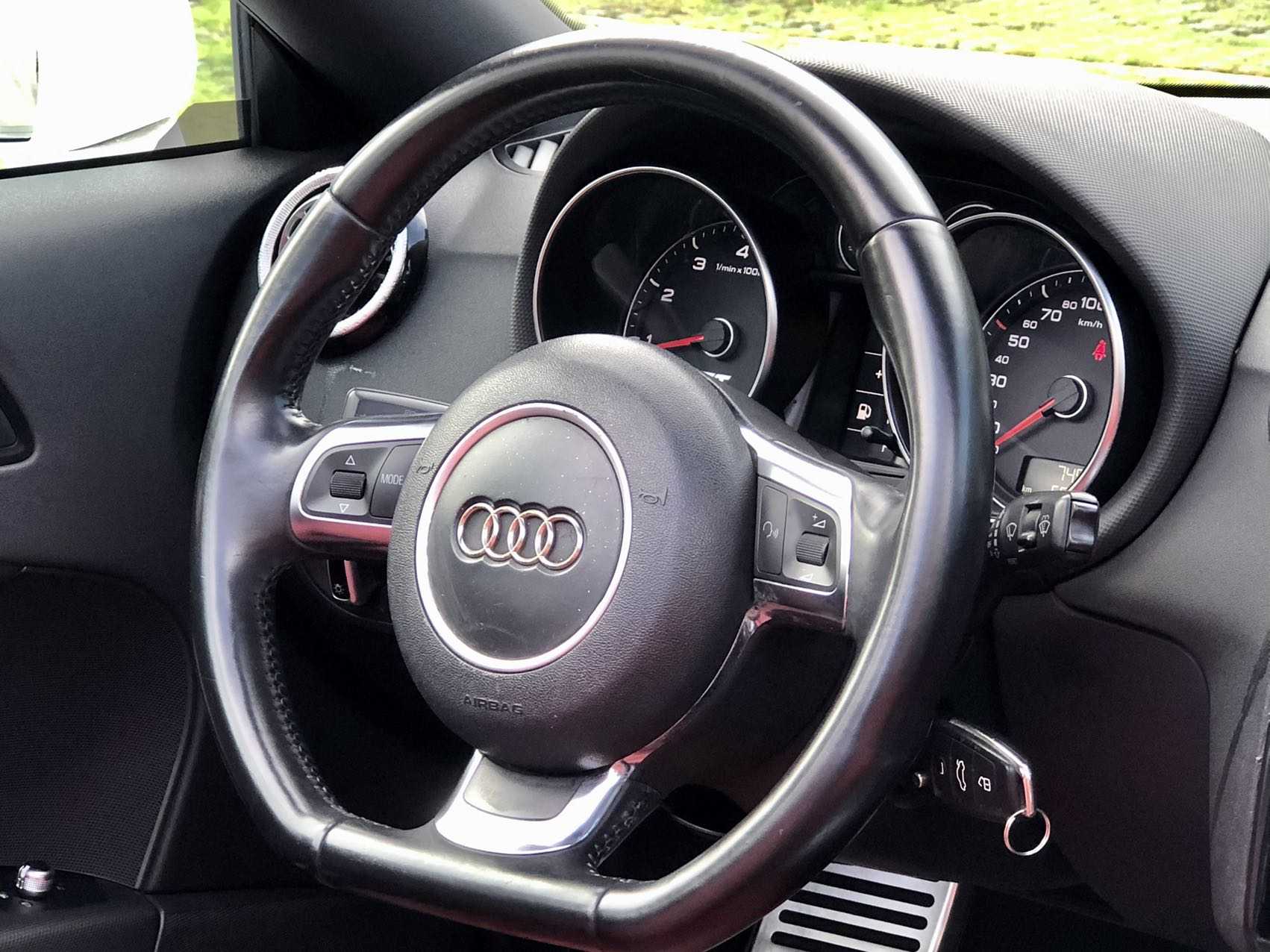 Audi TT 2014 car image #6