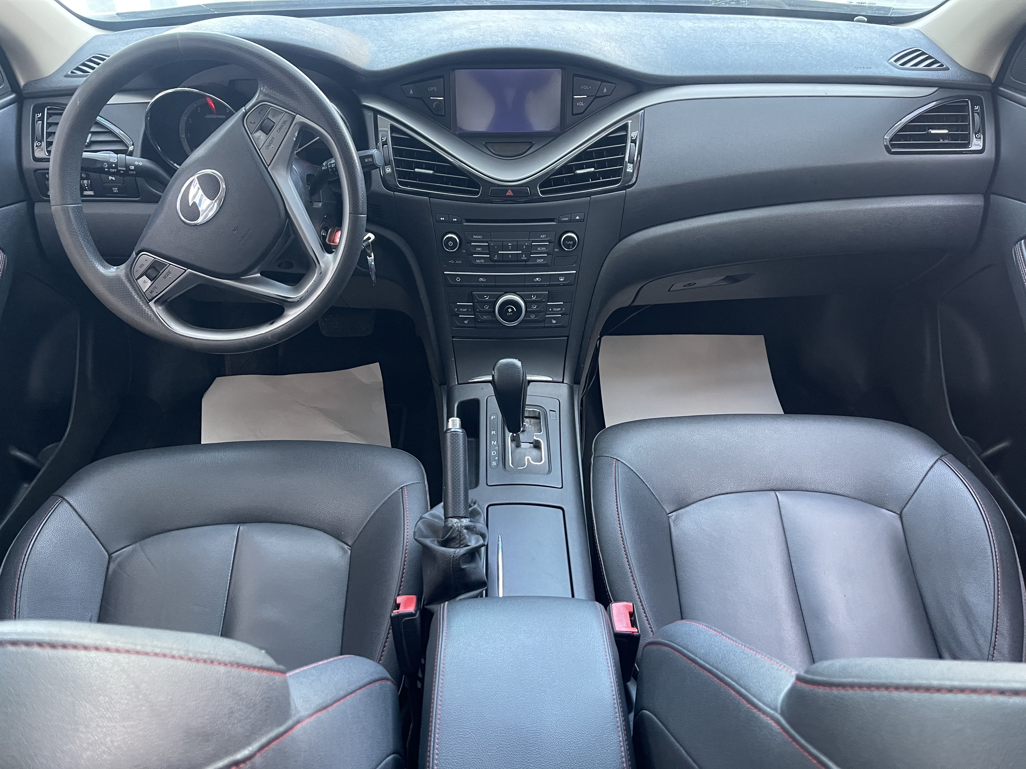 2014 car image #6