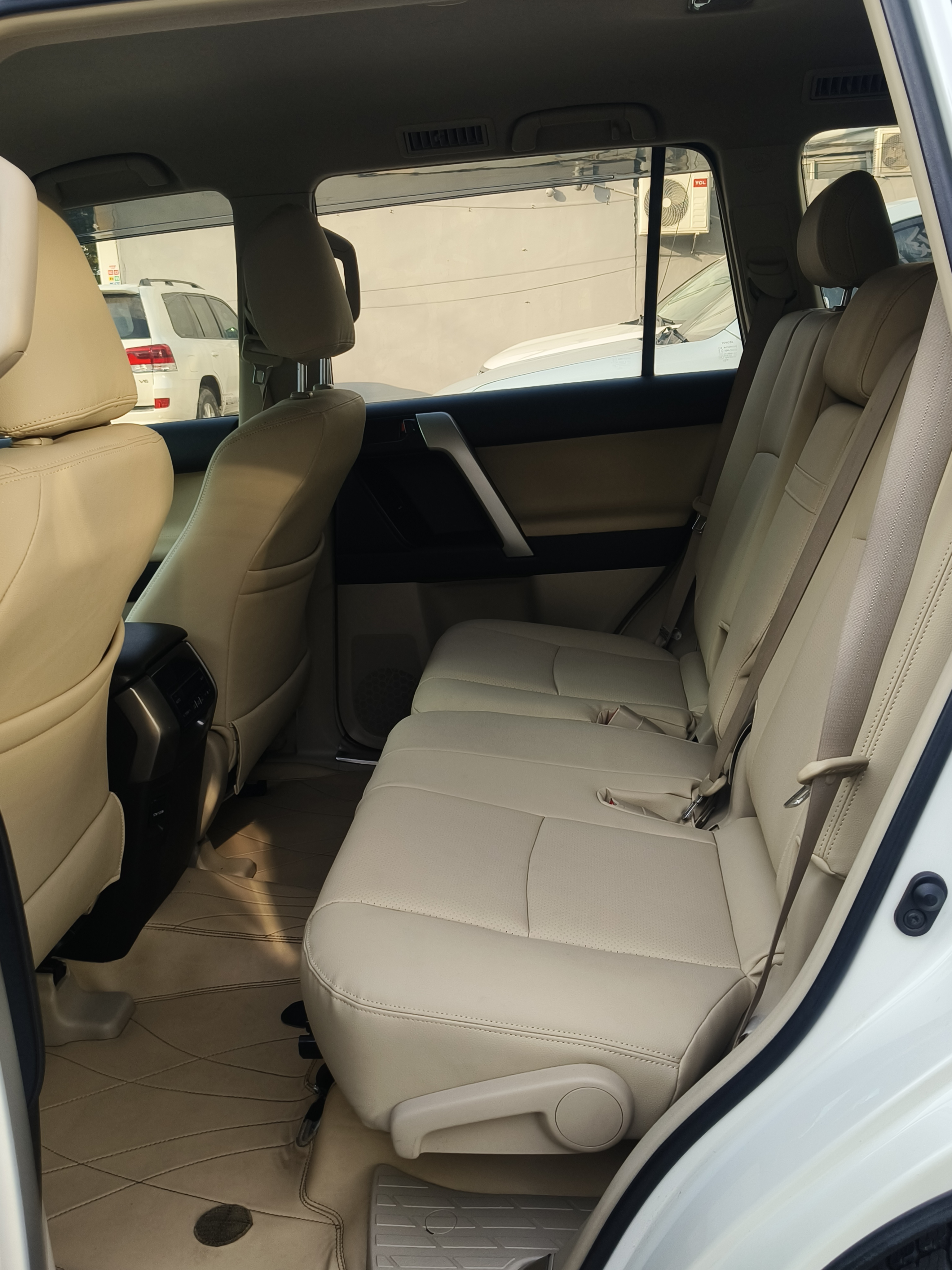 Toyota Prado (Imported) 2010 car image #6